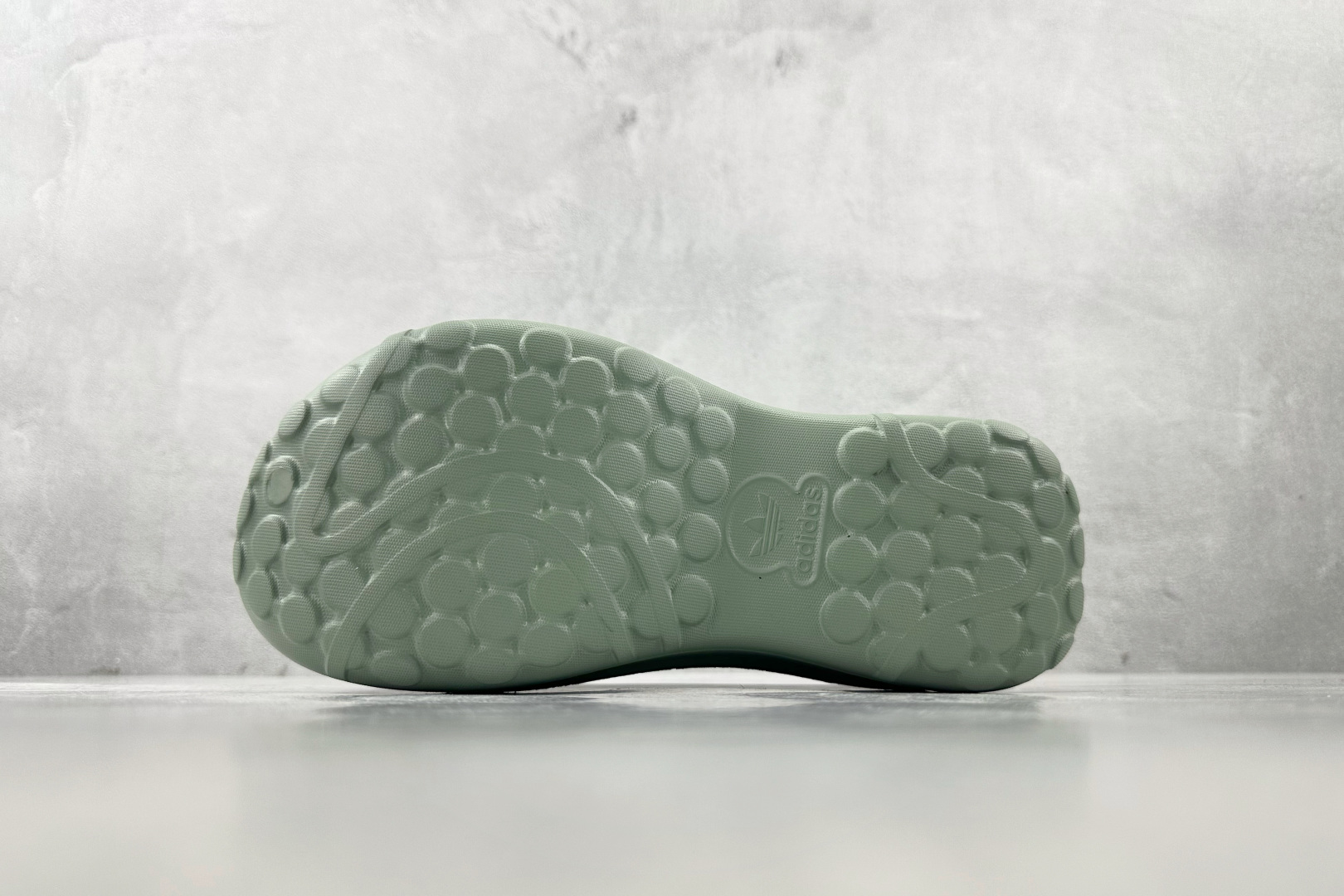 On 版 
adidas originals AdiFOM Stan Smith Mule 绿色

货号
