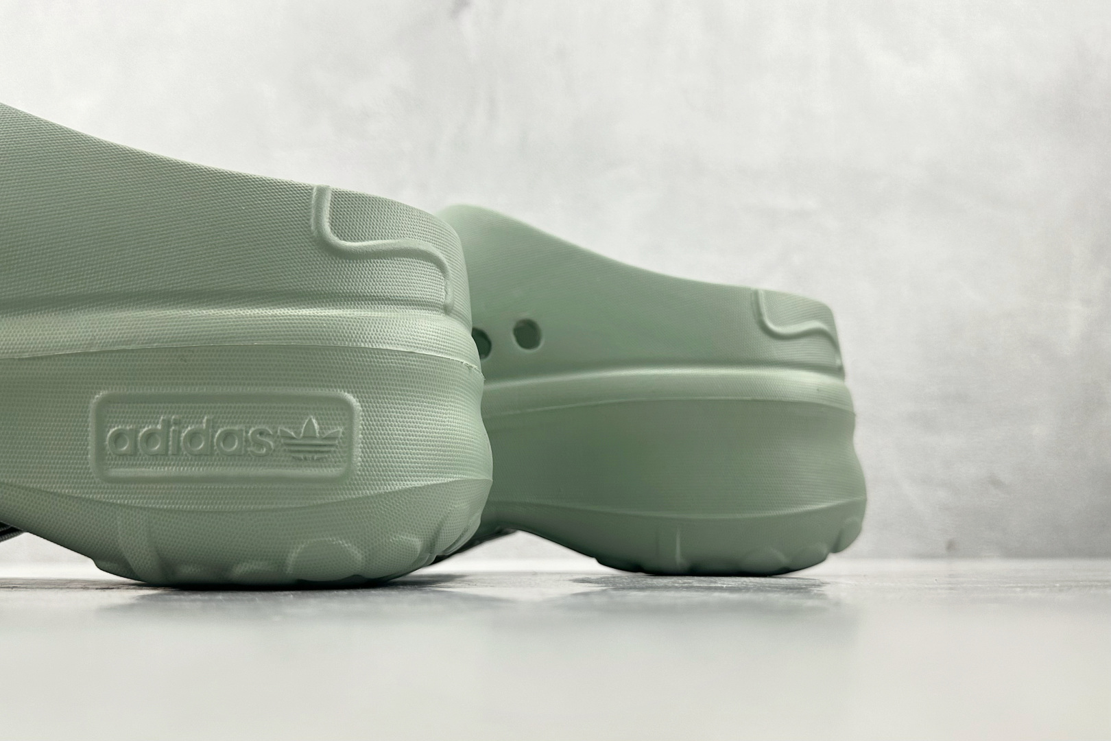 On 版 
adidas originals AdiFOM Stan Smith Mule 绿色

货号