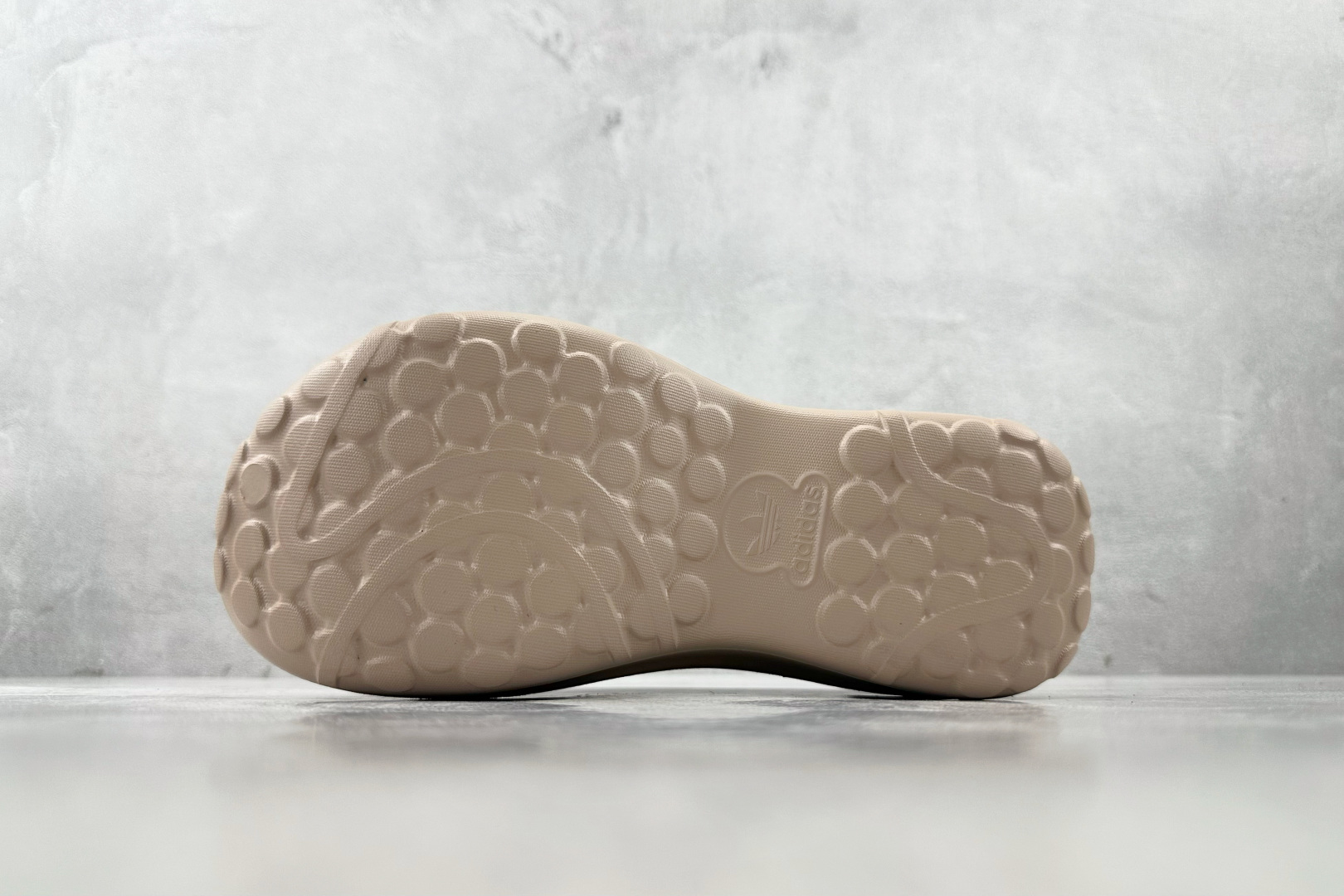 On 版 
adidas originals AdiFOM Stan Smith Mule 沙褐色

货