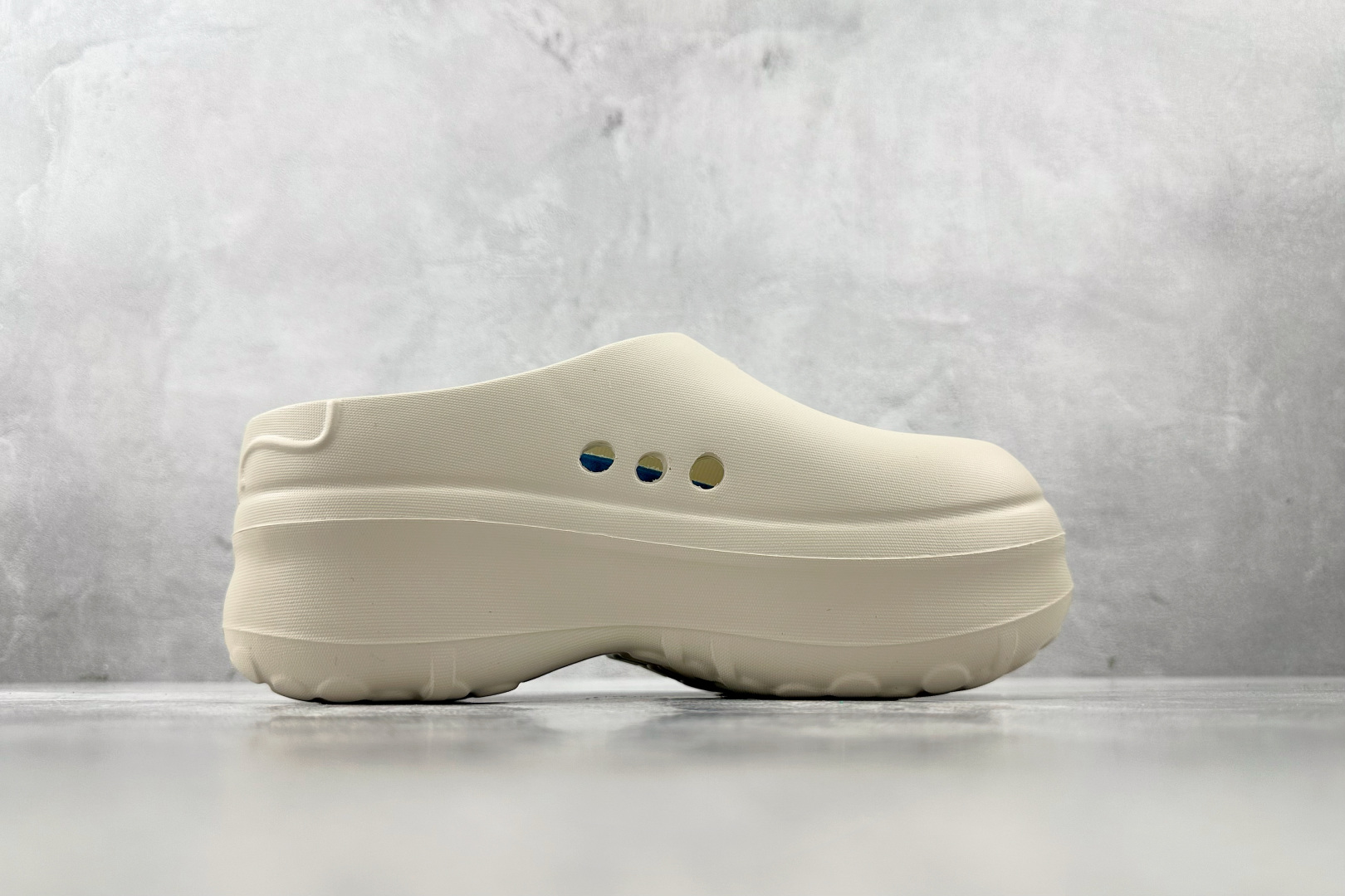 On 版 
adidas originals AdiFOM Stan Smith Mule 米色

货号