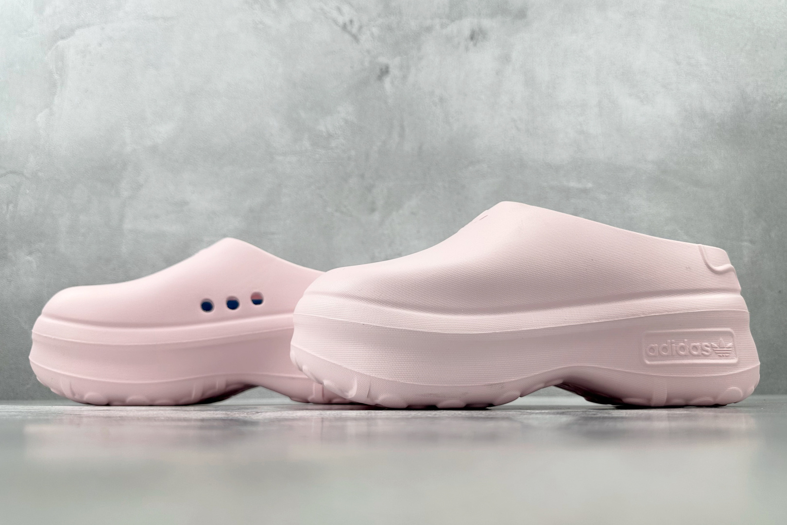 On 版 
adidas originals AdiFOM Stan Smith Mule 粉色

货号