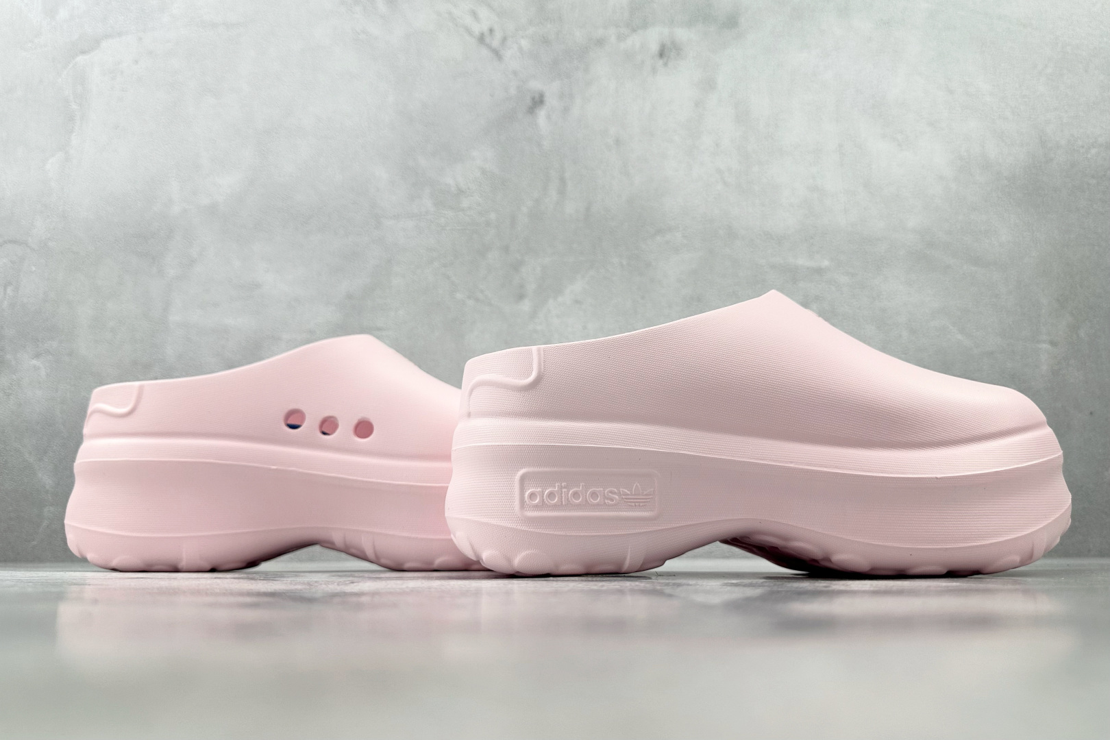 On 版 
adidas originals AdiFOM Stan Smith Mule 粉色

货号