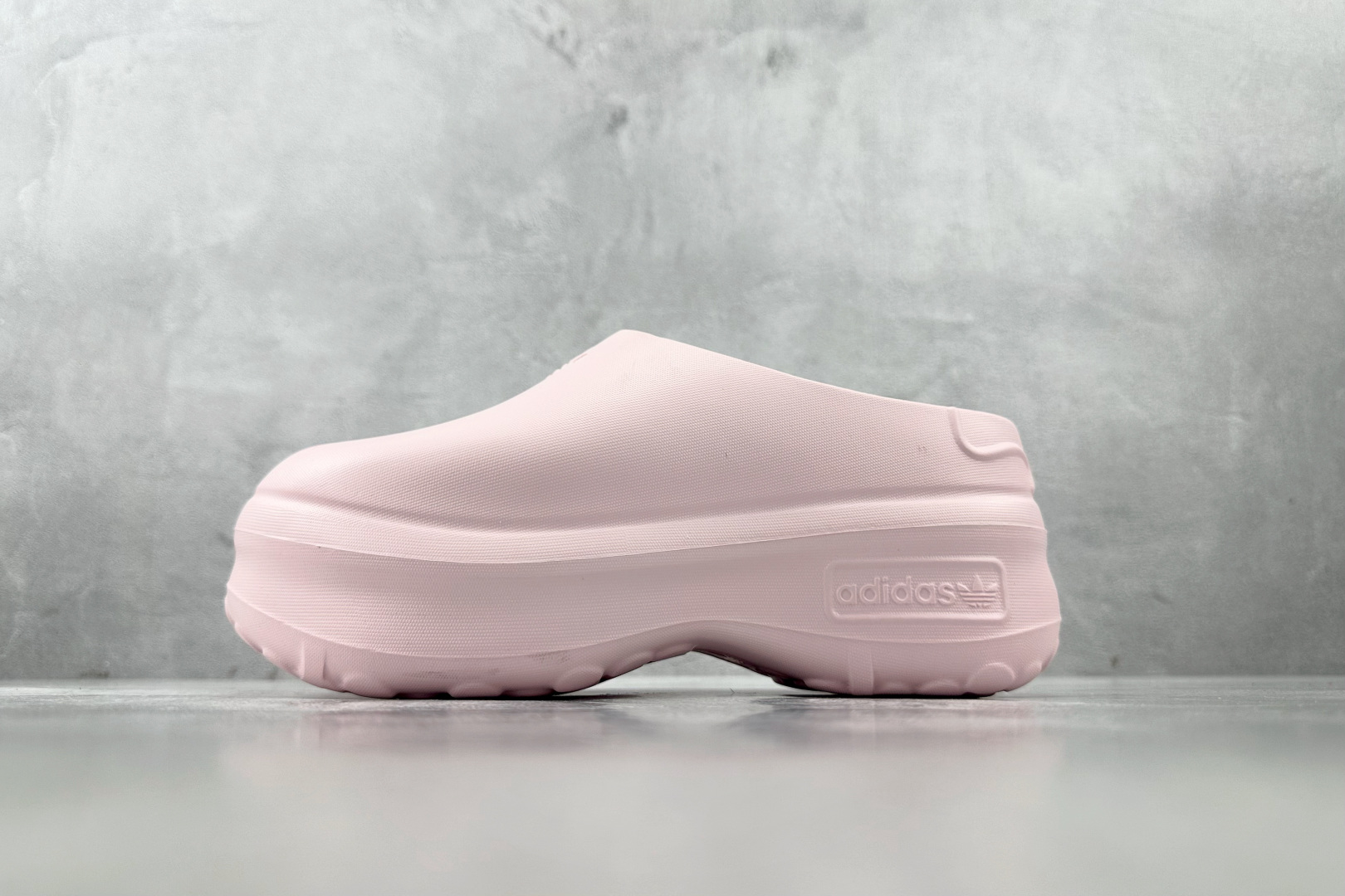 On 版 
adidas originals AdiFOM Stan Smith Mule 粉色

货号