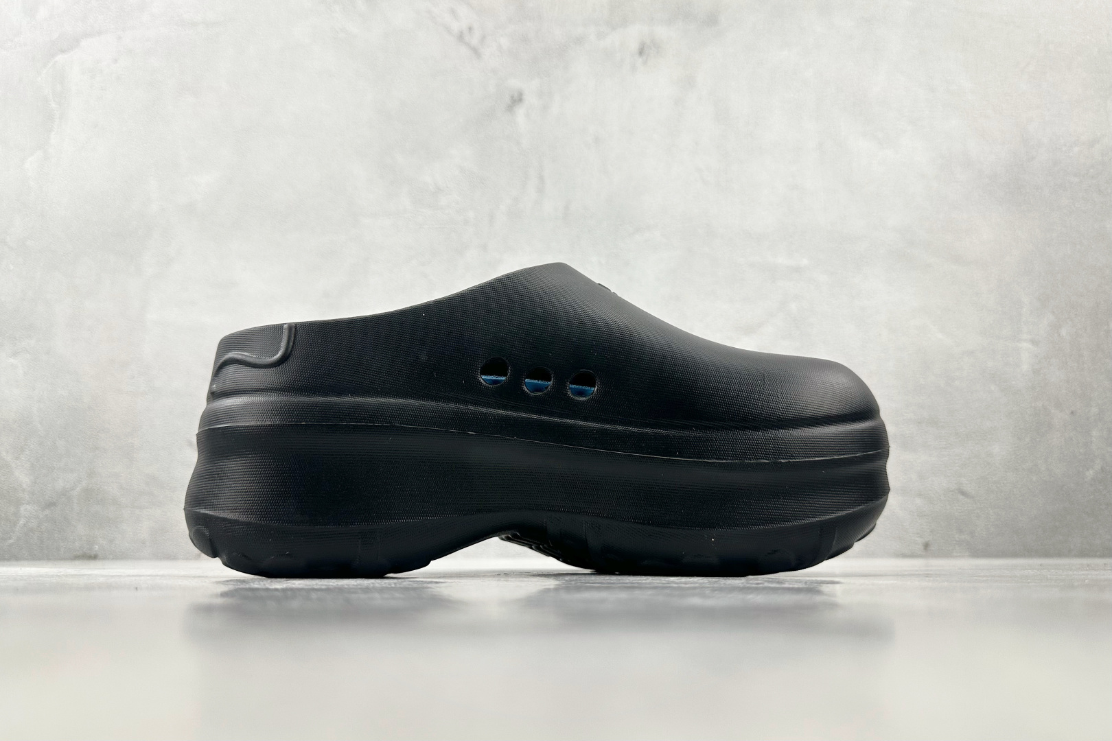 On 版 
adidas originals AdiFOM Stan Smith Mule 黑色

货号