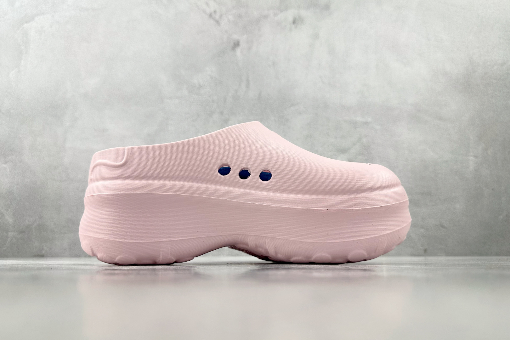 On 版 
Hello Kitty/凯蒂猫 x adidas originals AdiFOM Stan
