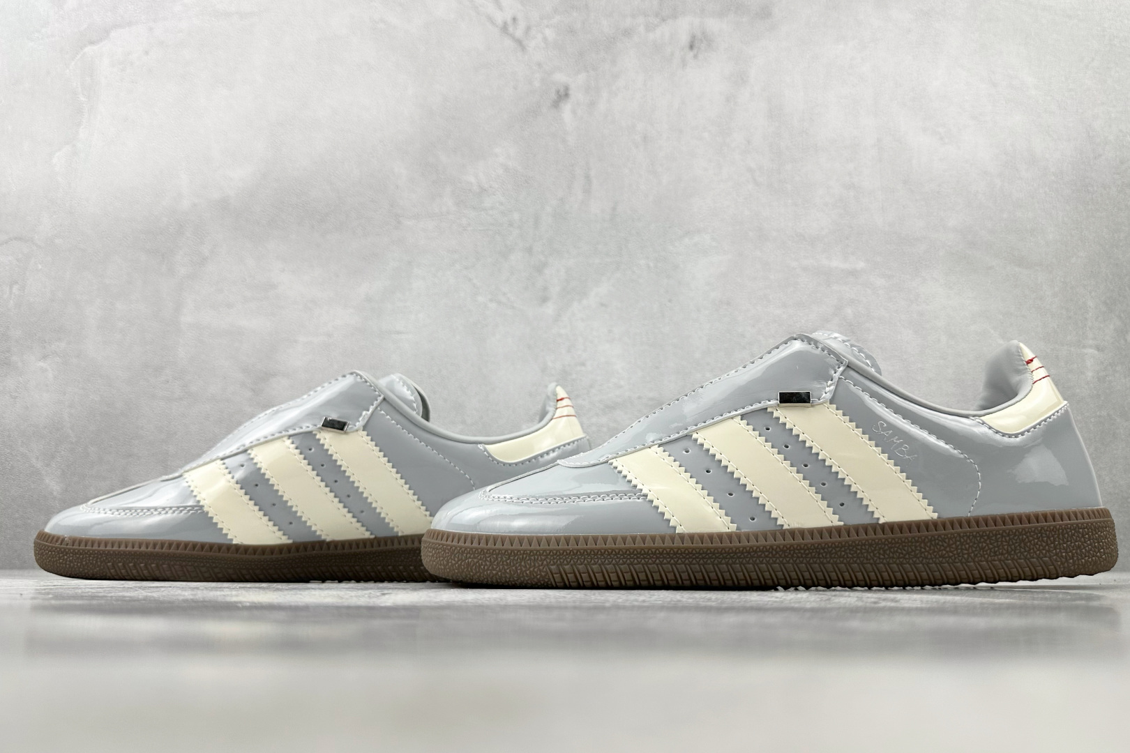R 版 
出口订单  adidas originals SAMBA OG 灰色

货号 ：JQ0012
