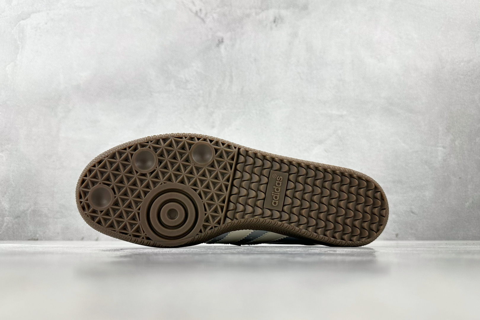 R 版 
出口订单  adidas originals SAMBA OG 灰色

货号 ：JQ0012
