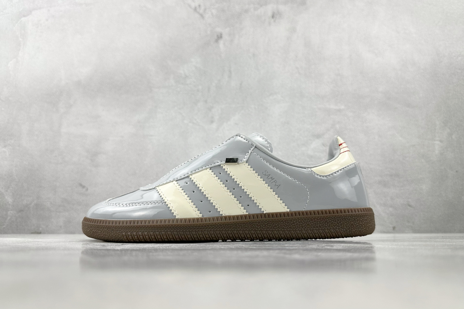 R 版 
出口订单  adidas originals SAMBA OG 灰色

货号 ：JQ0012
