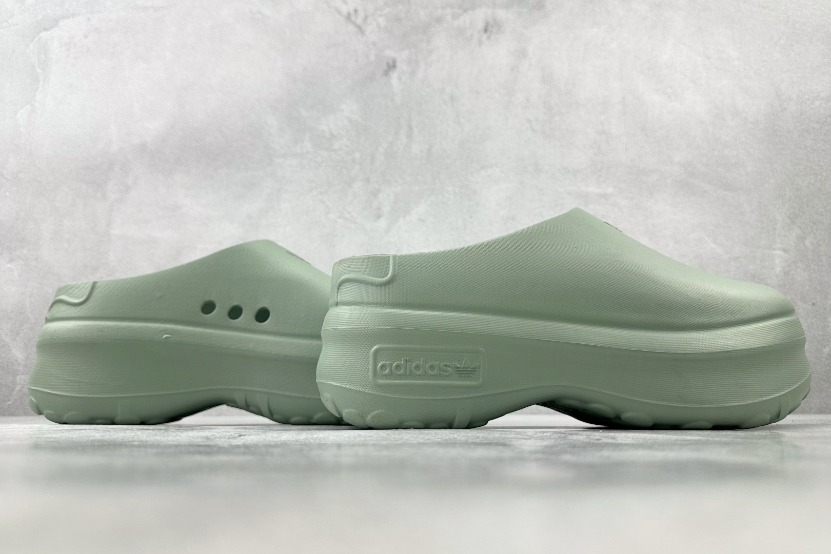 CD 
adidas originals AdiFOM Stan Smith Mule 绿色

货号：I