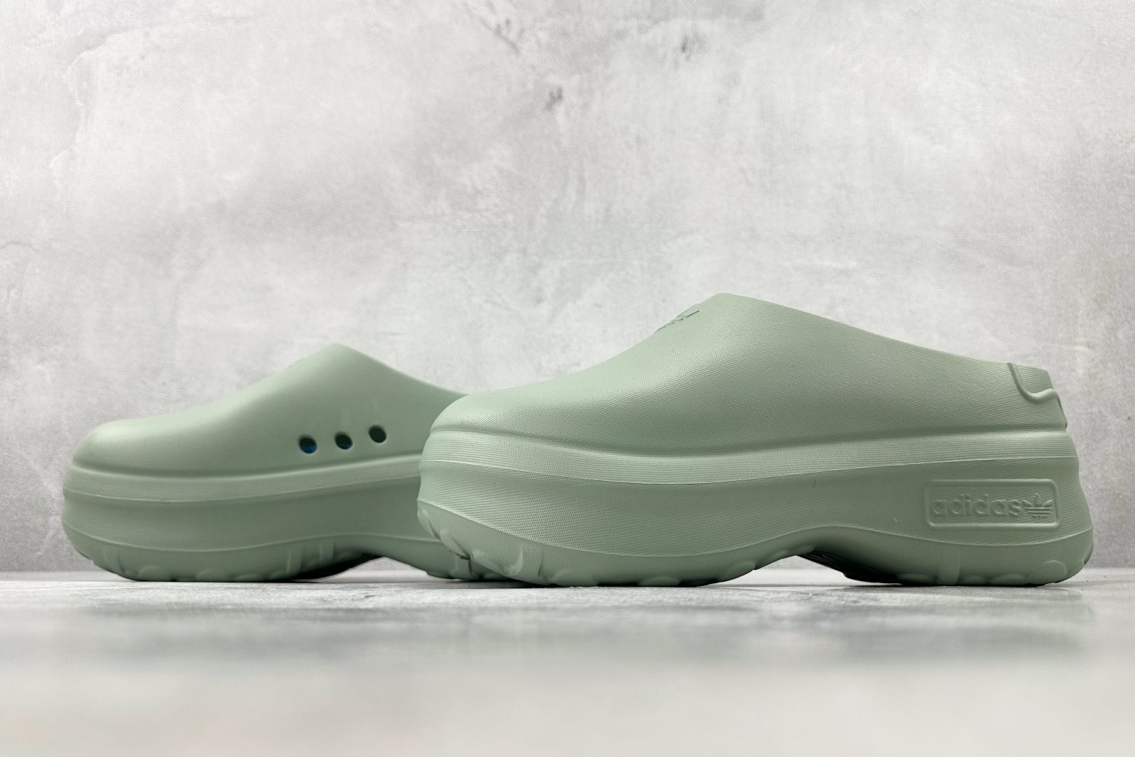 CD 
adidas originals AdiFOM Stan Smith Mule 绿色

货号：I