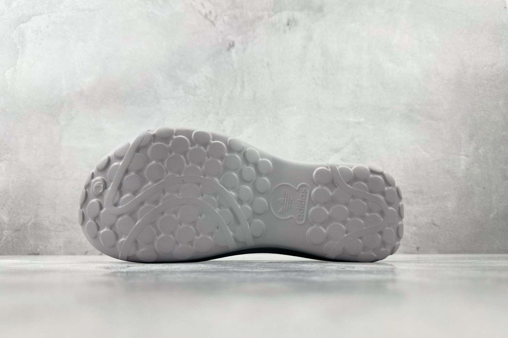 CD 
adidas originals AdiFOM Stan Smith Mule 银色

货号：I