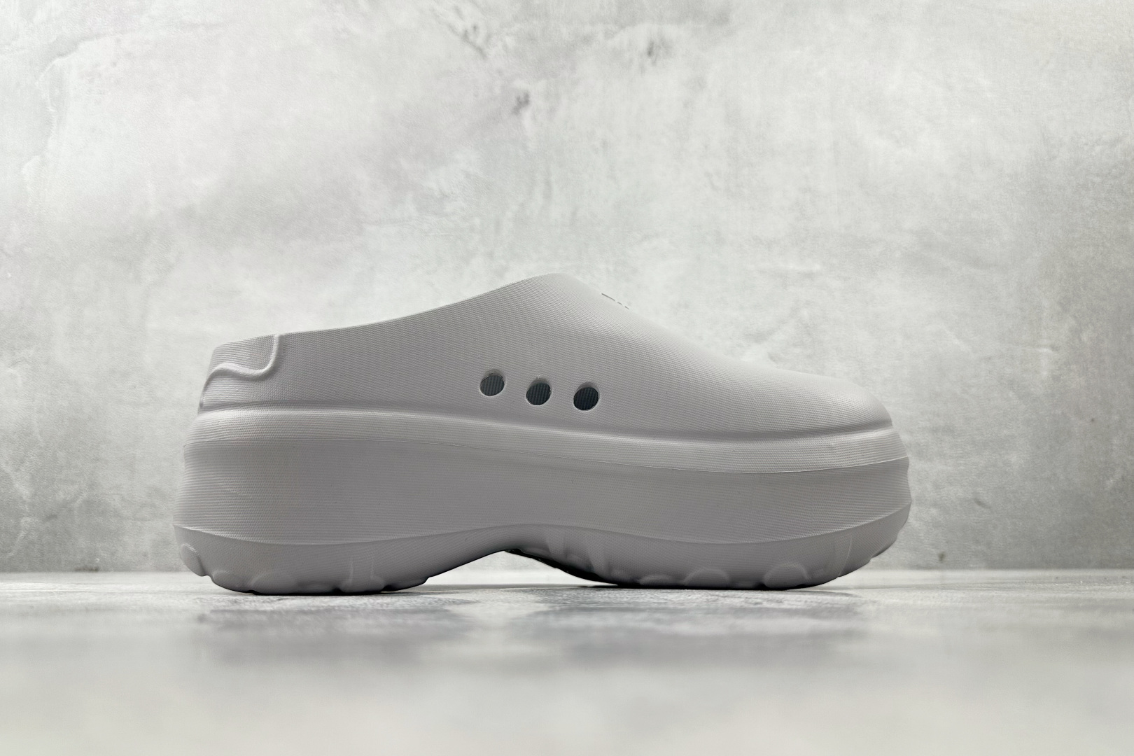 CD 
adidas originals AdiFOM Stan Smith Mule 银色

货号：I