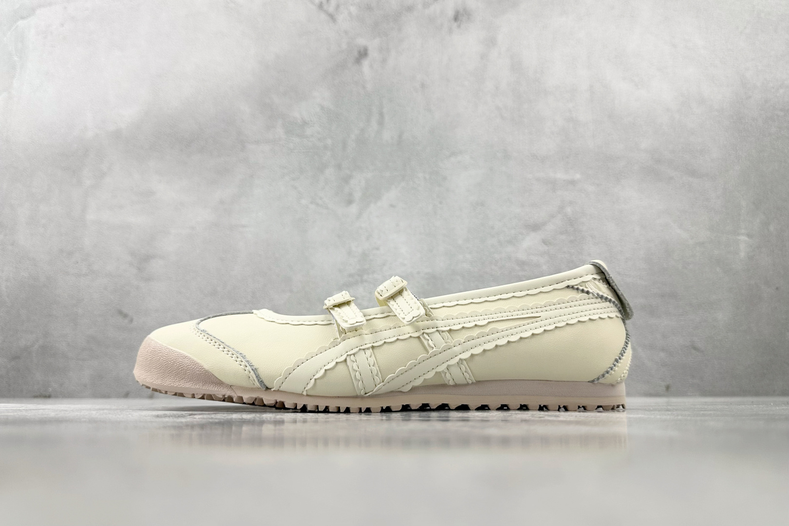 SC 
渠道特供  Onitsuka Tiger鬼塚虎 MEXICO 66 TGRS 米色

货号：11
