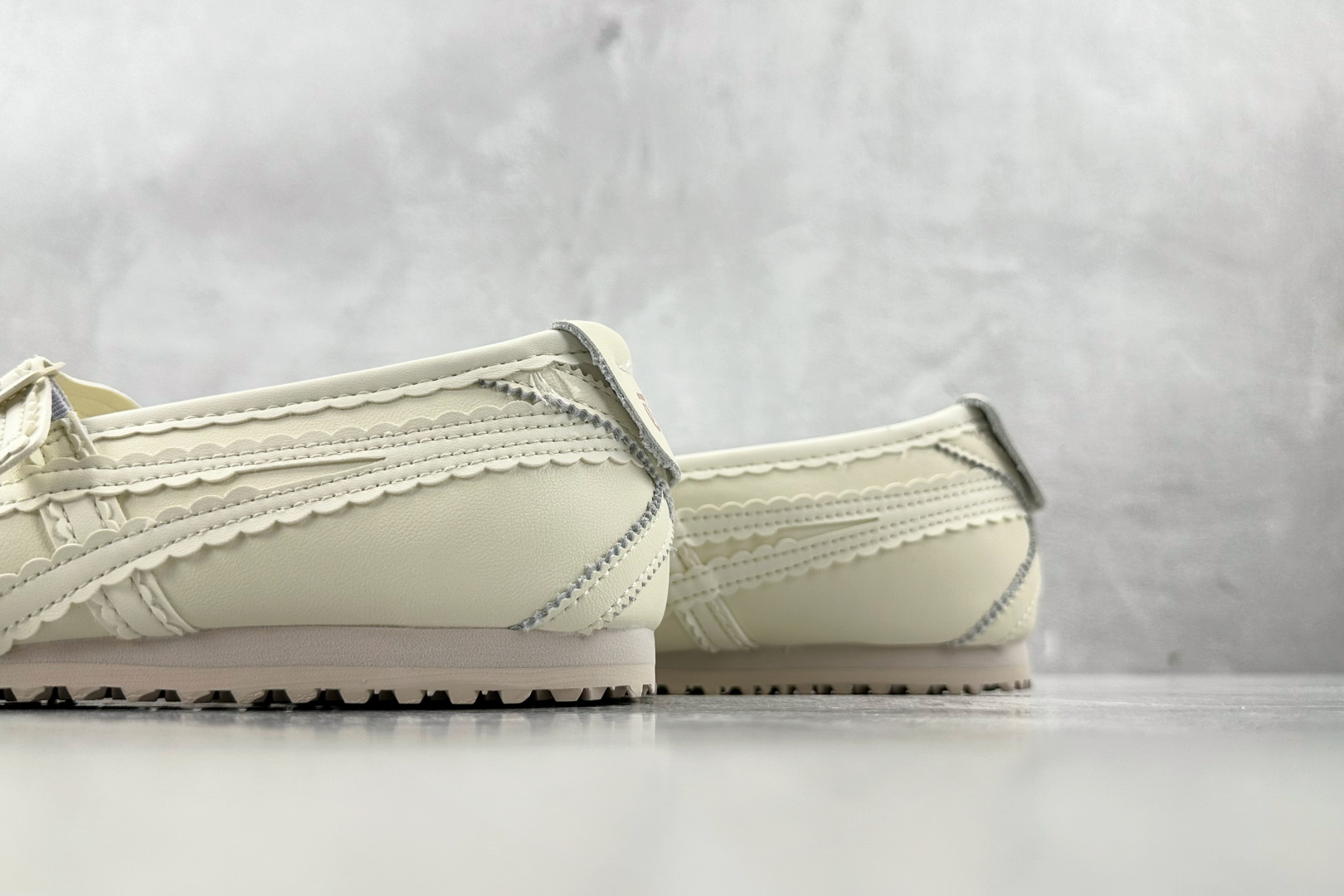 SC 
渠道特供  Onitsuka Tiger鬼塚虎 MEXICO 66 TGRS 米色

货号：11