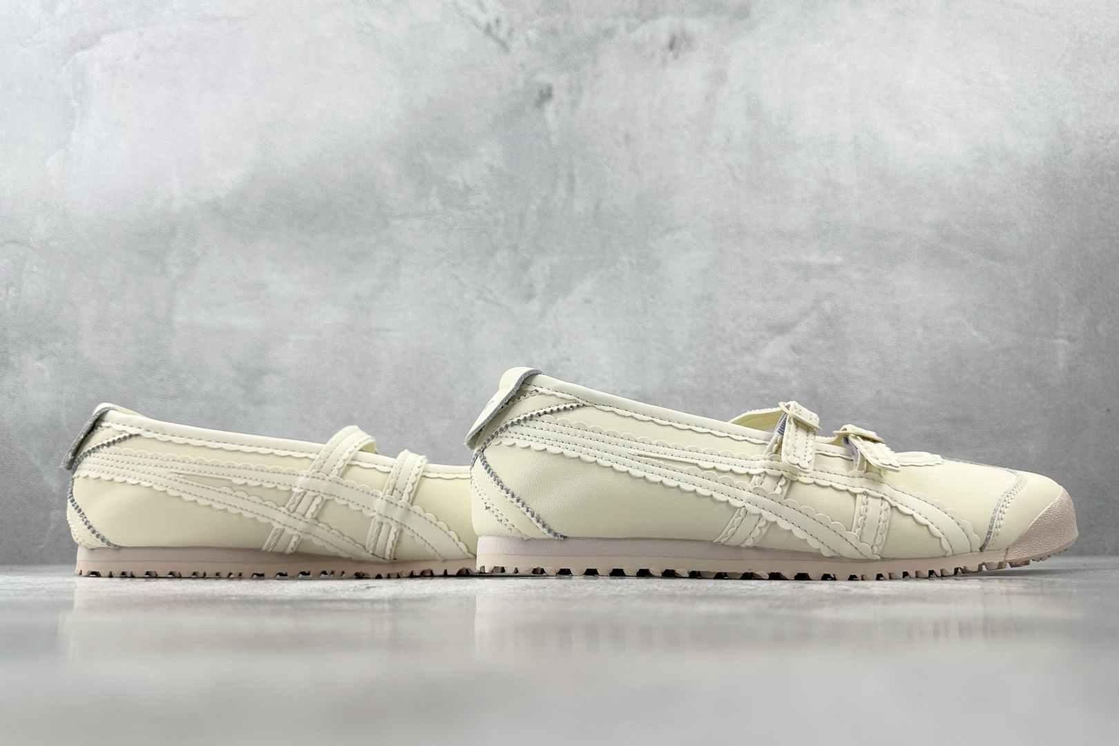 SC 
渠道特供  Onitsuka Tiger鬼塚虎 MEXICO 66 TGRS 米色

货号：11