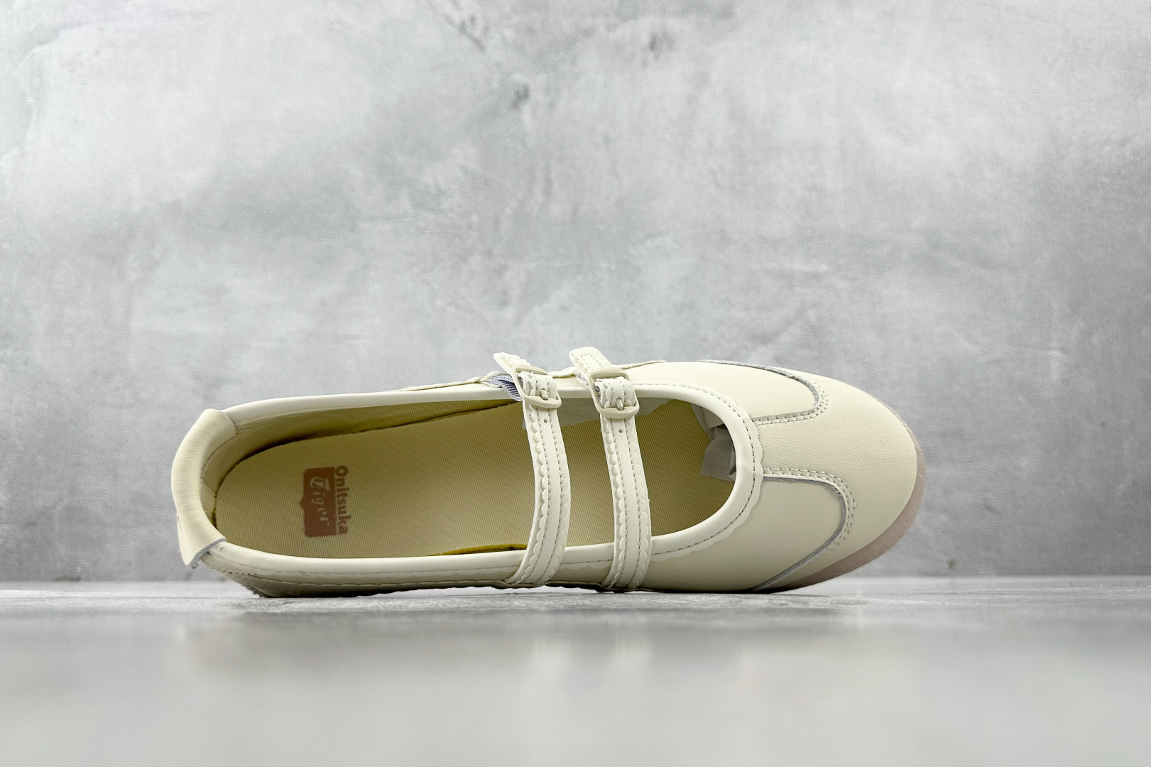 SC 
渠道特供  Onitsuka Tiger鬼塚虎 MEXICO 66 TGRS 米色

货号：11