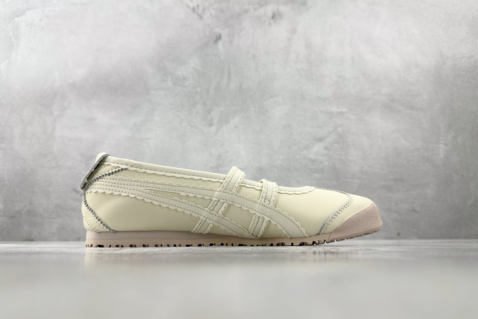 SC 
渠道特供  Onitsuka Tiger鬼塚虎 MEXICO 66 TGRS 米色

货号：11