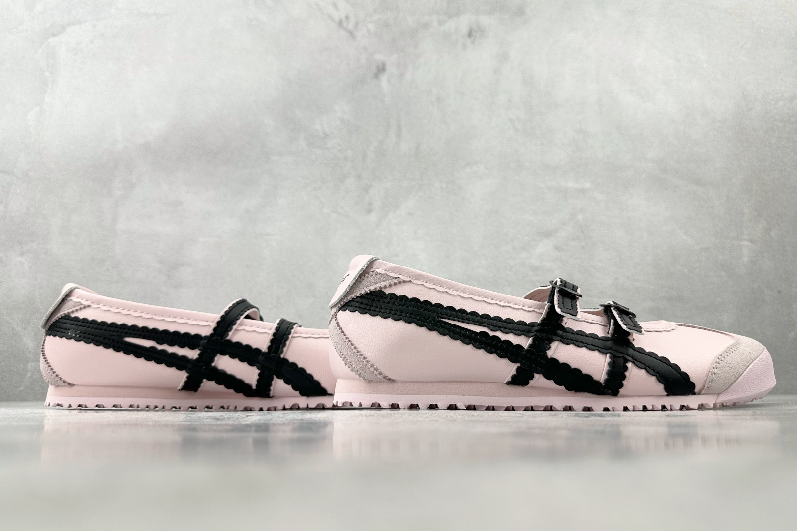SC 
渠道特供  Onitsuka Tiger鬼塚虎 MEXICO 66 TGRS 粉色

货号：11