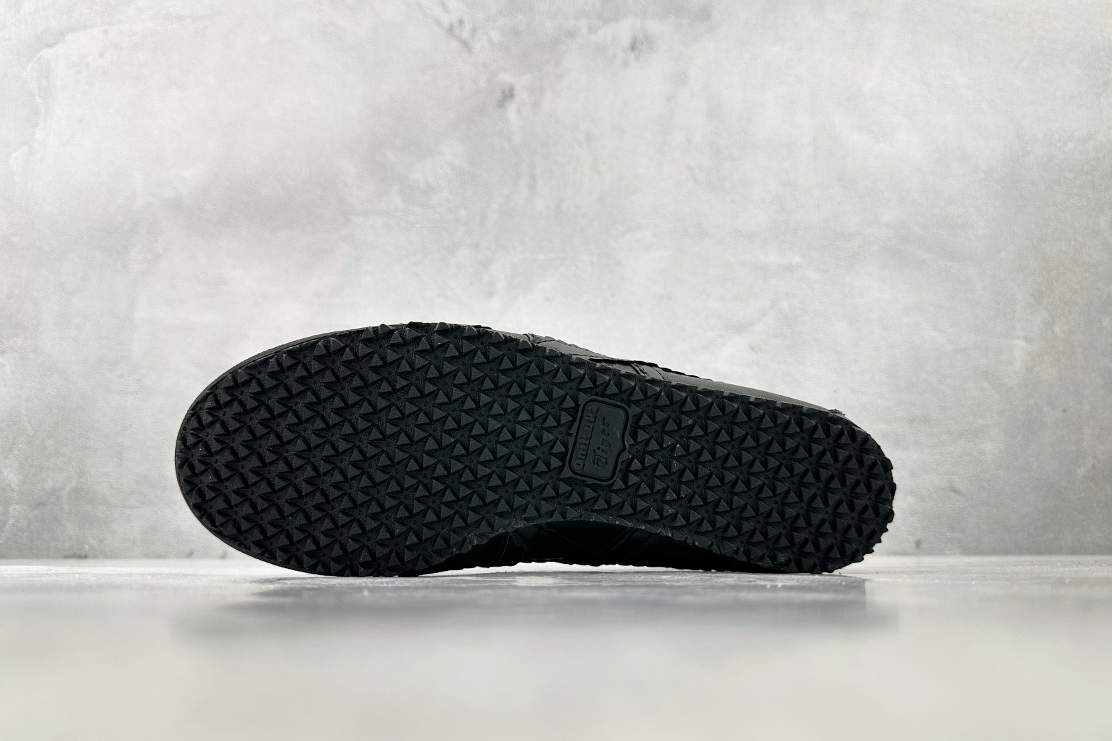 SC 
渠道特供  Onitsuka Tiger鬼塚虎 MEXICO 66 TGRS 黑色

货号：11