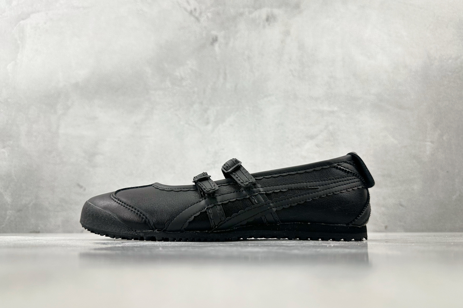 SC 
渠道特供  Onitsuka Tiger鬼塚虎 MEXICO 66 TGRS 黑色

货号：11