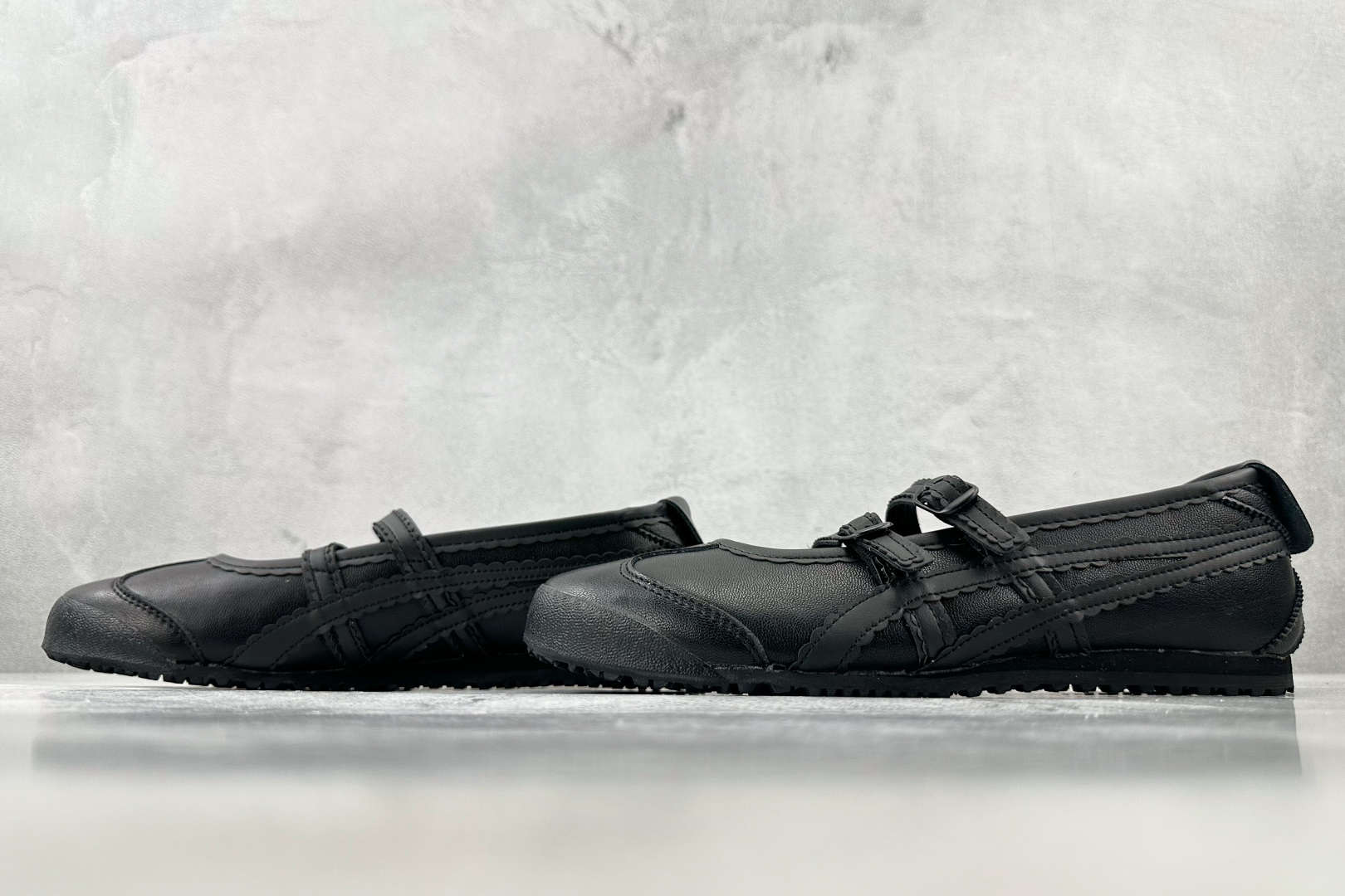 SC 
渠道特供  Onitsuka Tiger鬼塚虎 MEXICO 66 TGRS 黑色

货号：11