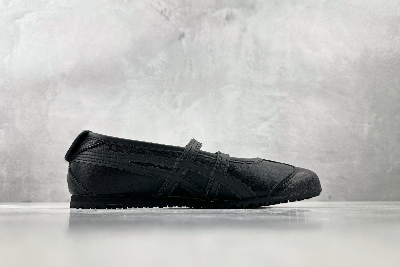 SC 
渠道特供  Onitsuka Tiger鬼塚虎 MEXICO 66 TGRS 黑色

货号：11