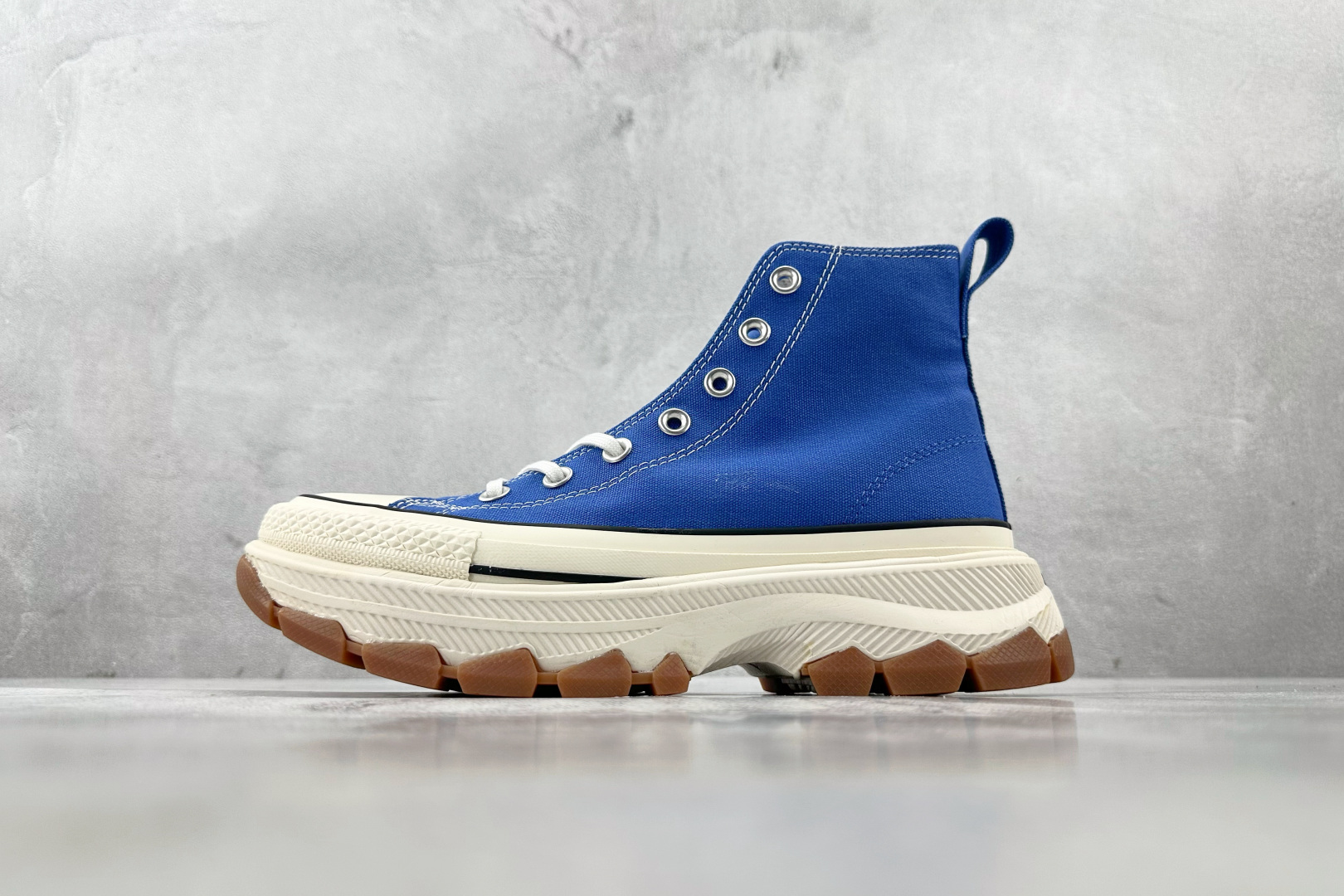 虎扑特价 
Converse All Star Trekwave 100 Trekwave Hi蓝色

