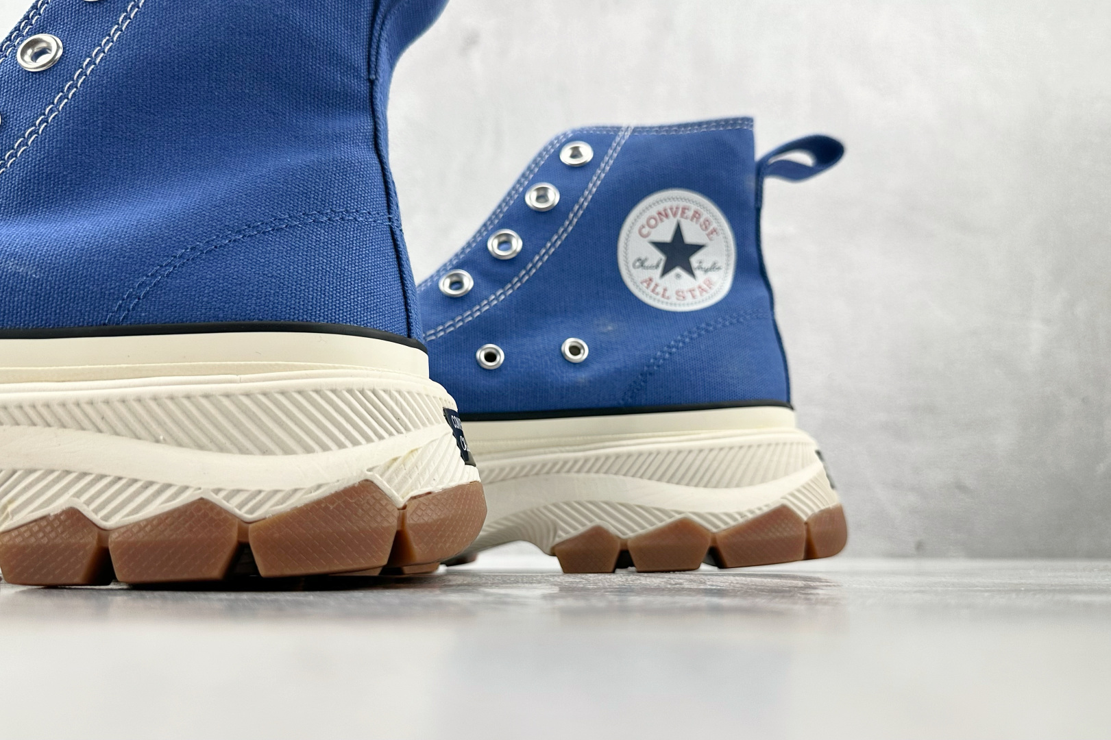 虎扑特价 
Converse All Star Trekwave 100 Trekwave Hi蓝色


