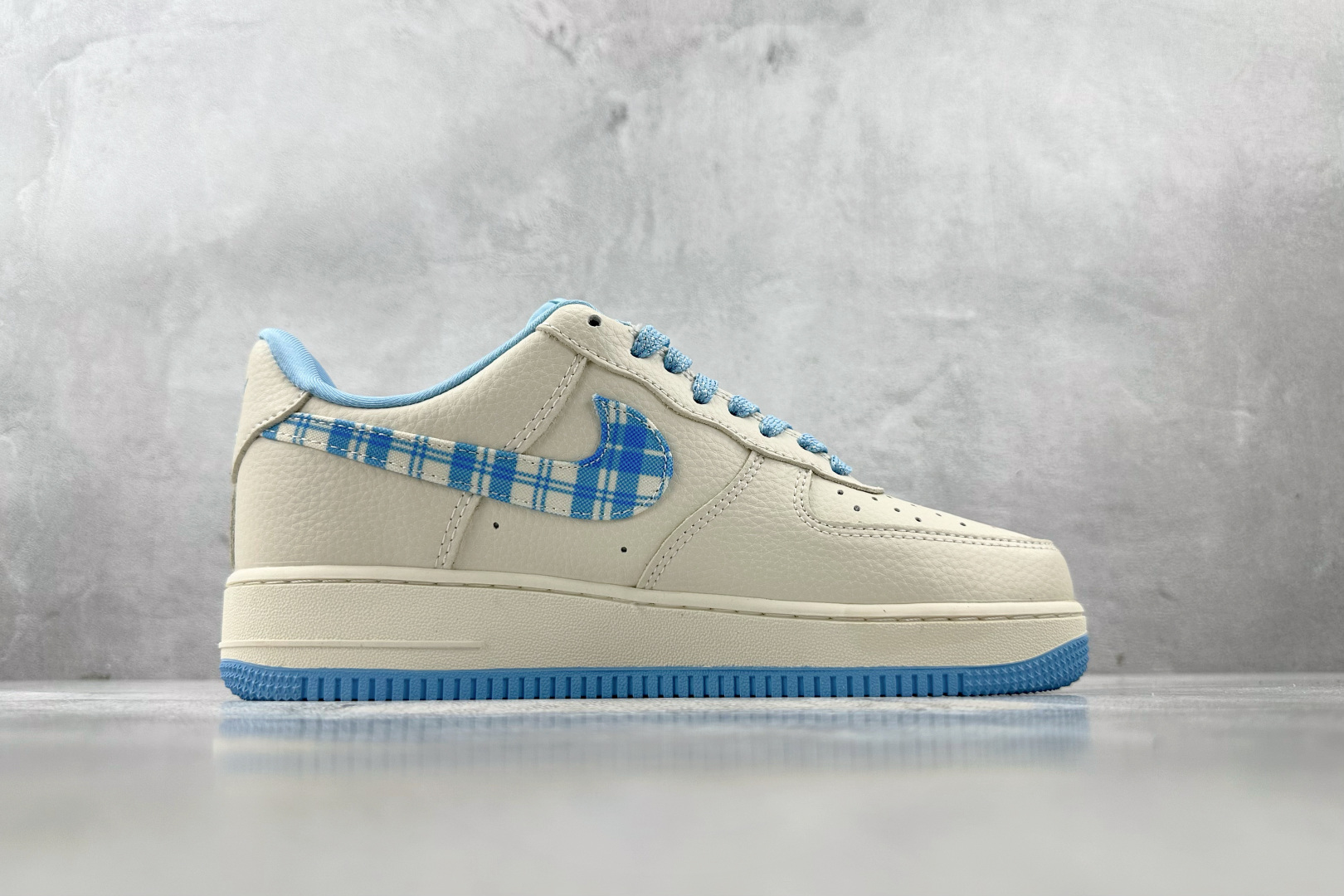 260 Nike Air Force 1'07 DIOR 联名 米白蓝 KK1988-072