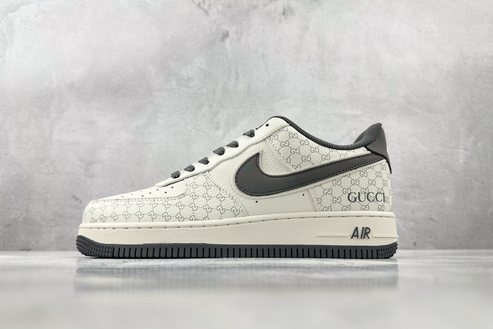 XC 
Nike Air Force 1'07  GUCCI 联名 米白黑

货号：CS5288 003