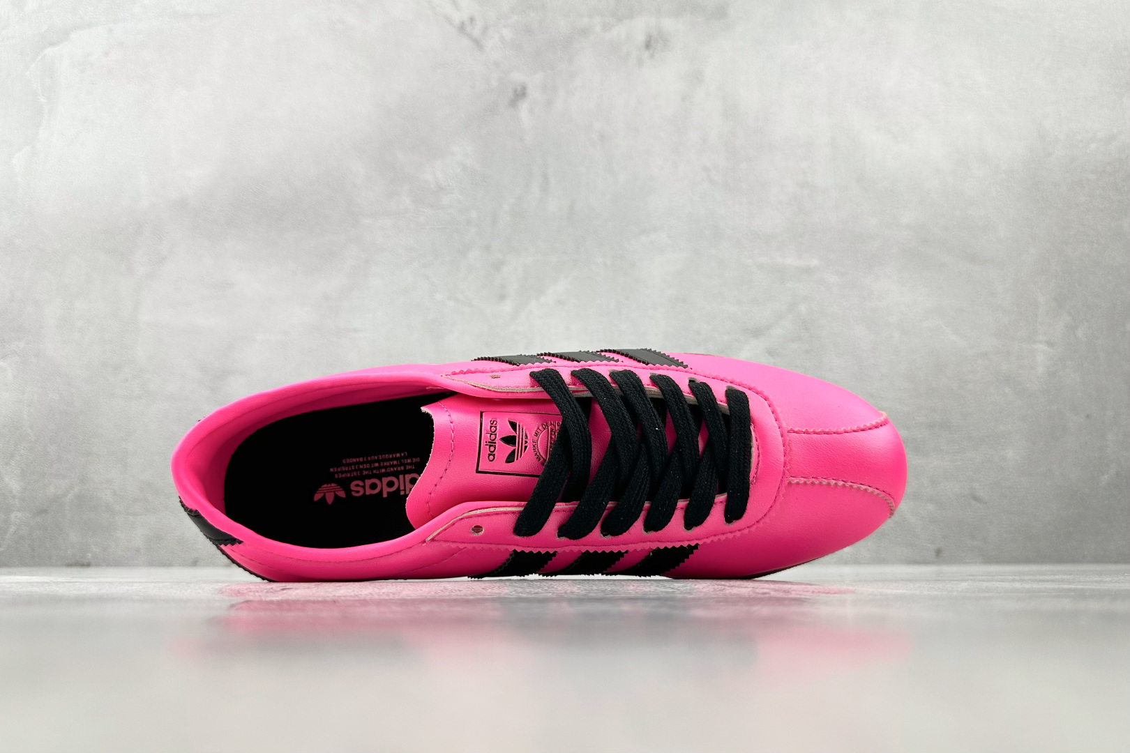 R 版 
出口订单 adidas originals TOKYO 粉色

货号 ：JQ3025
尺码：3