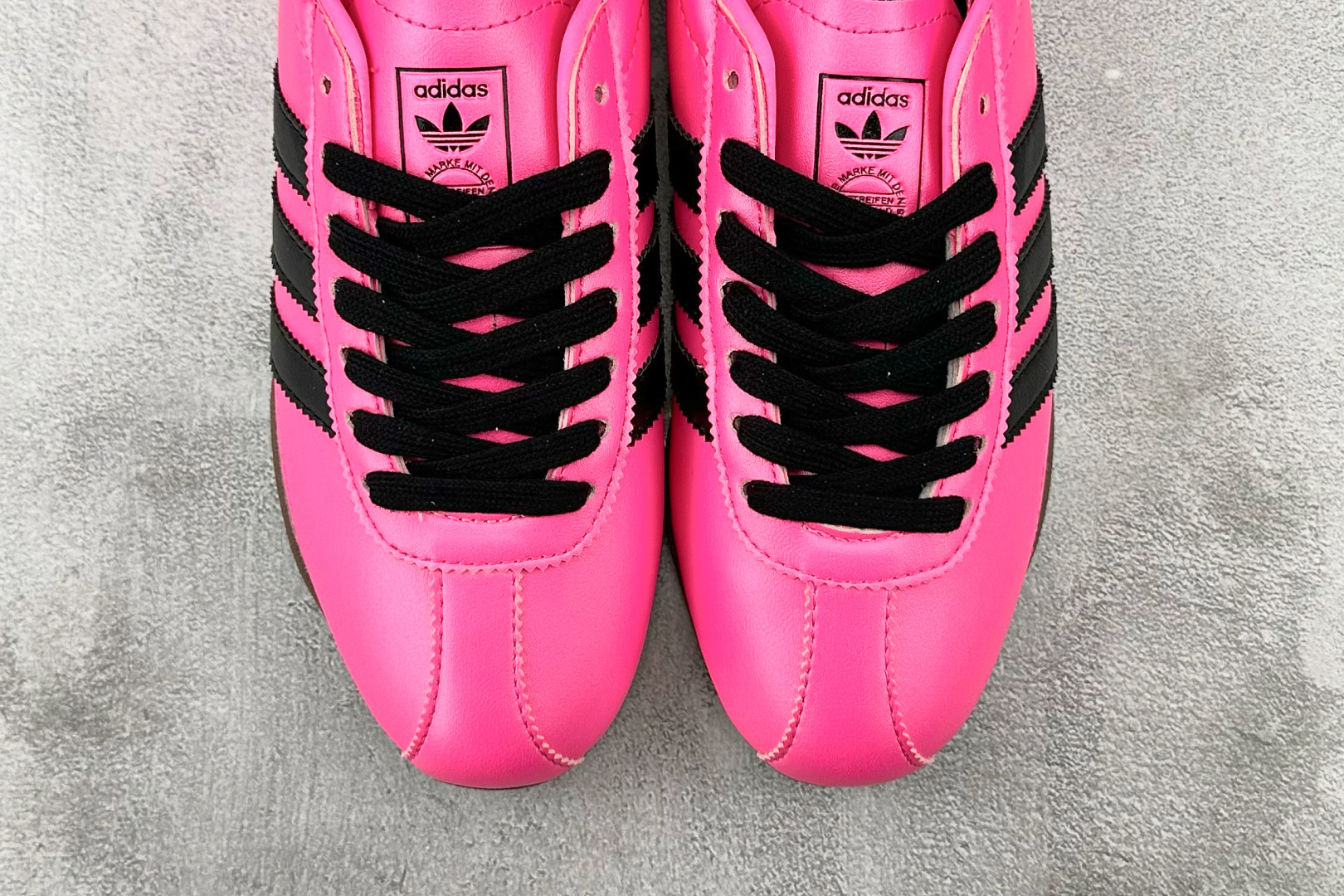 R 版 
出口订单 adidas originals TOKYO 粉色

货号 ：JQ3025
尺码：3