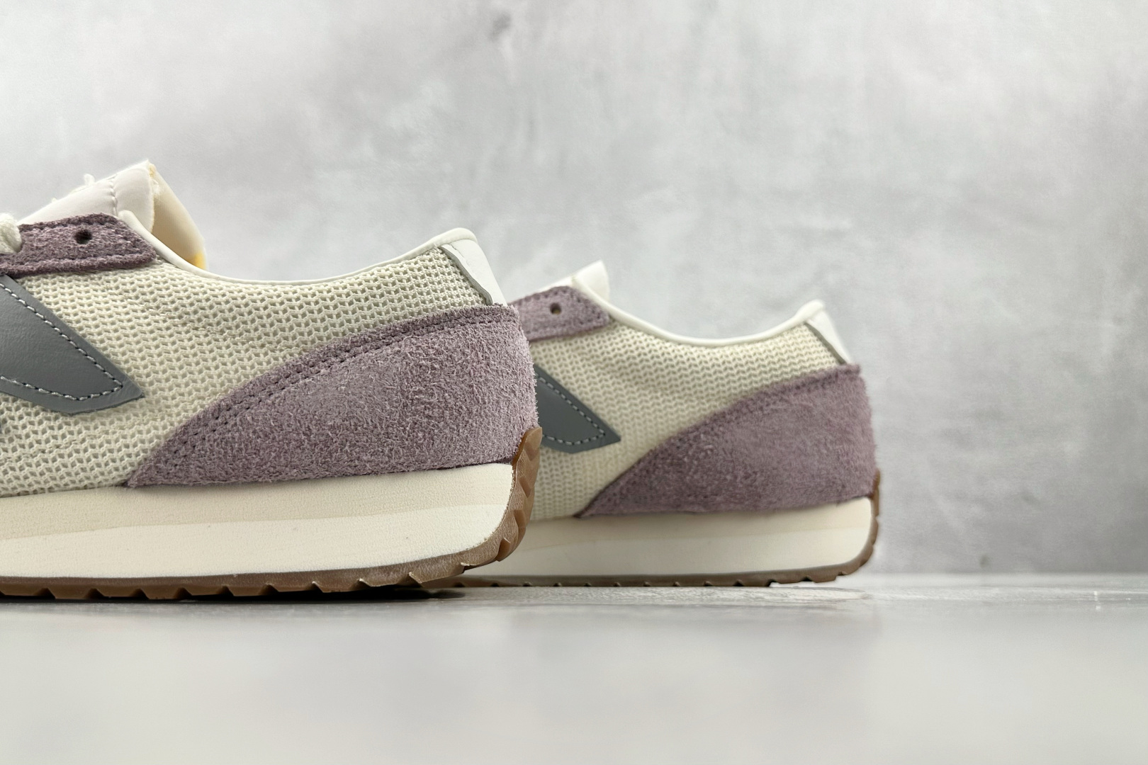X 版 
New Balance NB 471 米紫

货号：U471AL
尺码：36 36.5 37.