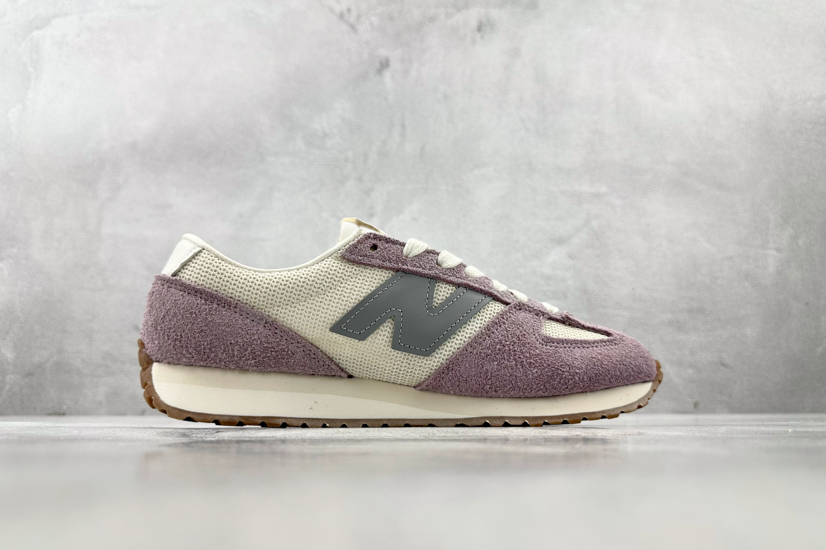 X 版 
New Balance NB 471 米紫

货号：U471AL
尺码：36 36.5 37.
