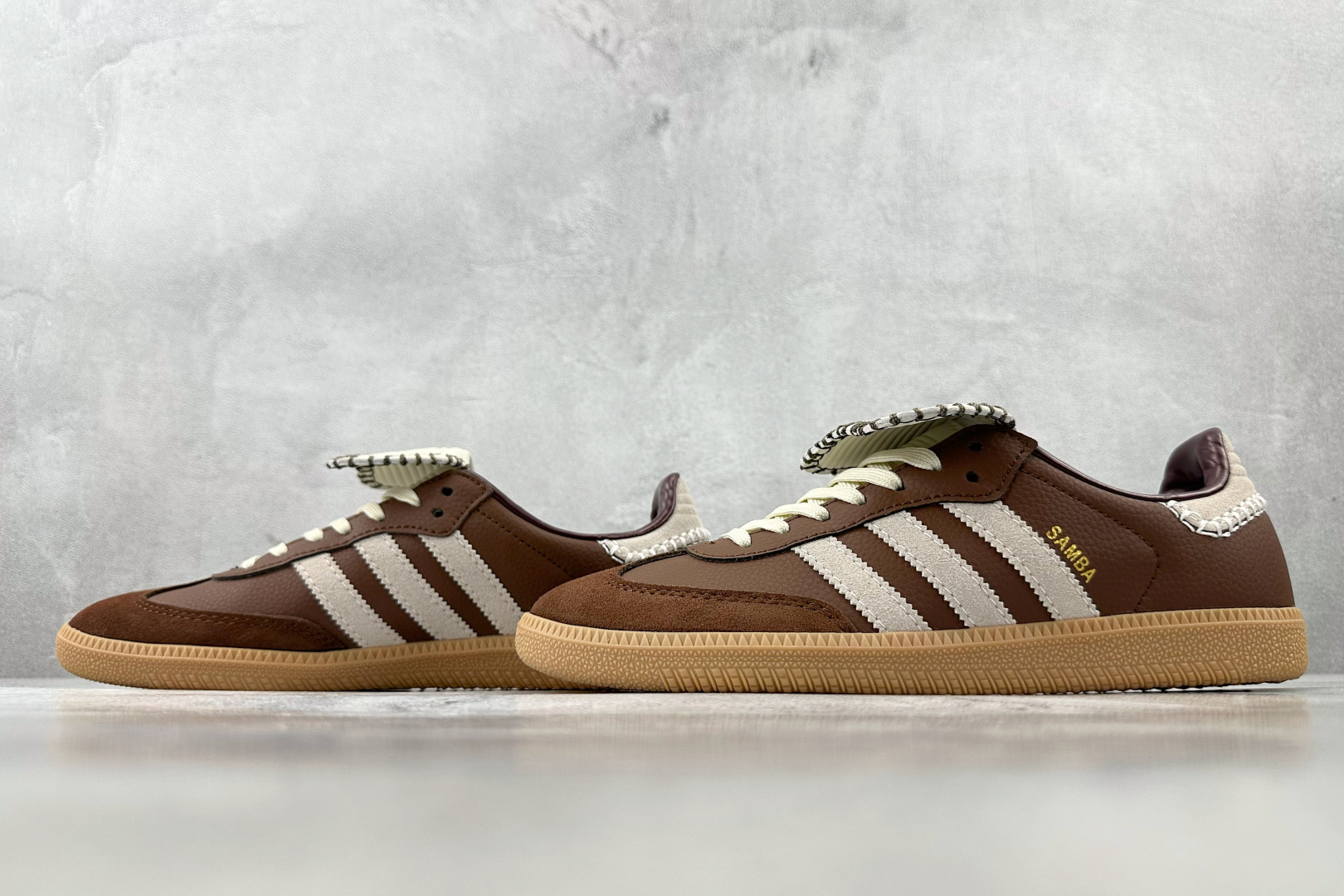 R 版 
出口订单  adidas originals SAMBA LT 褐色

货号：JQ6620
尺