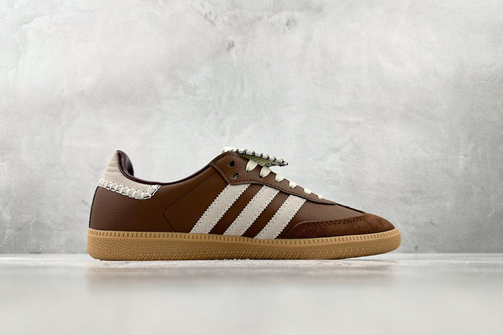 R 版 
出口订单  adidas originals SAMBA LT 褐色

货号：JQ6620
尺