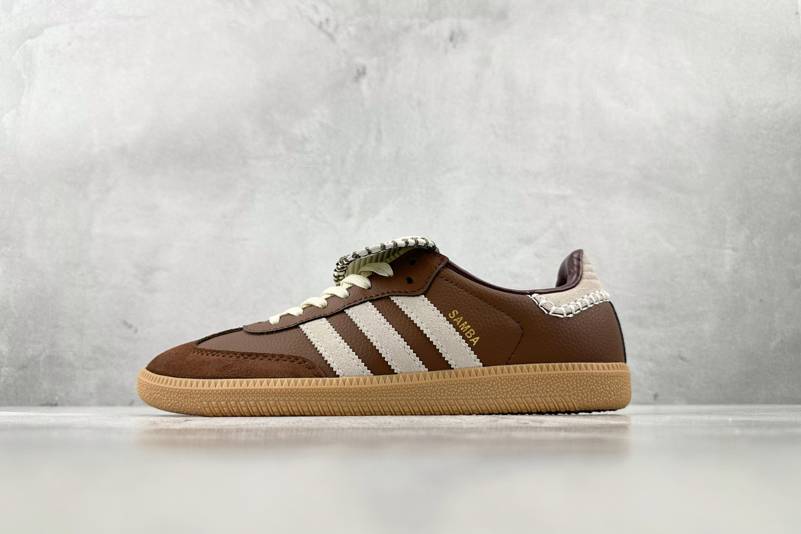 R 版 
出口订单  adidas originals SAMBA LT 褐色

货号：JQ6620
尺