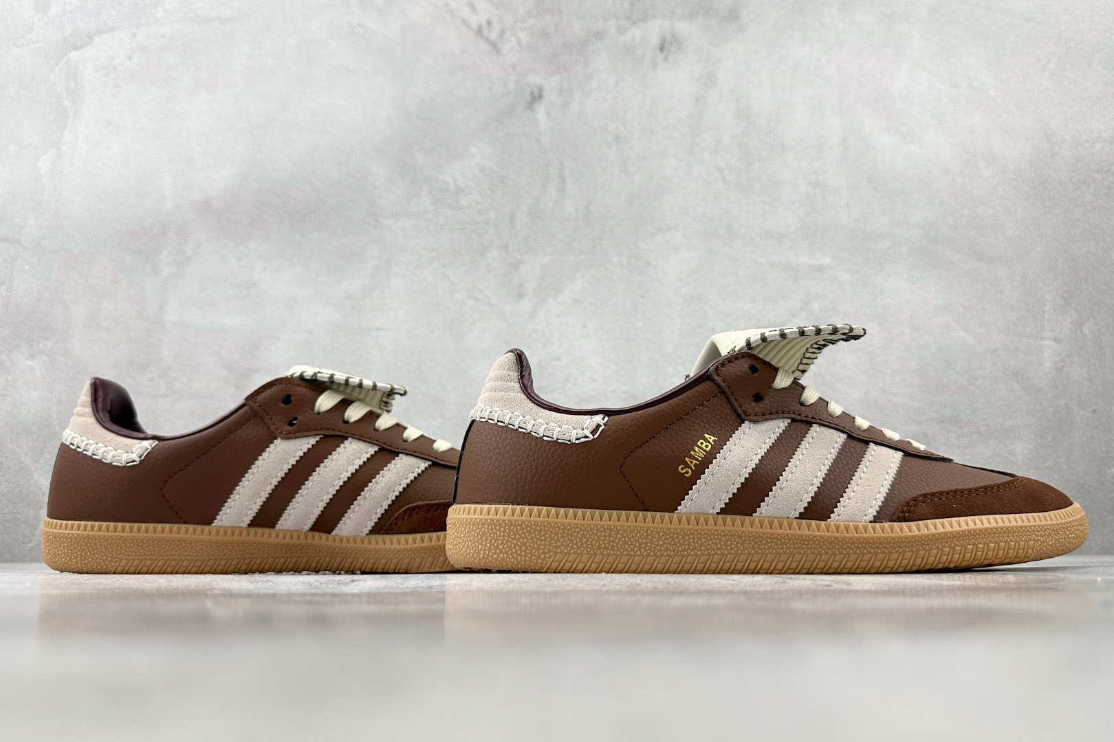 R 版 
出口订单  adidas originals SAMBA LT 褐色

货号：JQ6620
尺