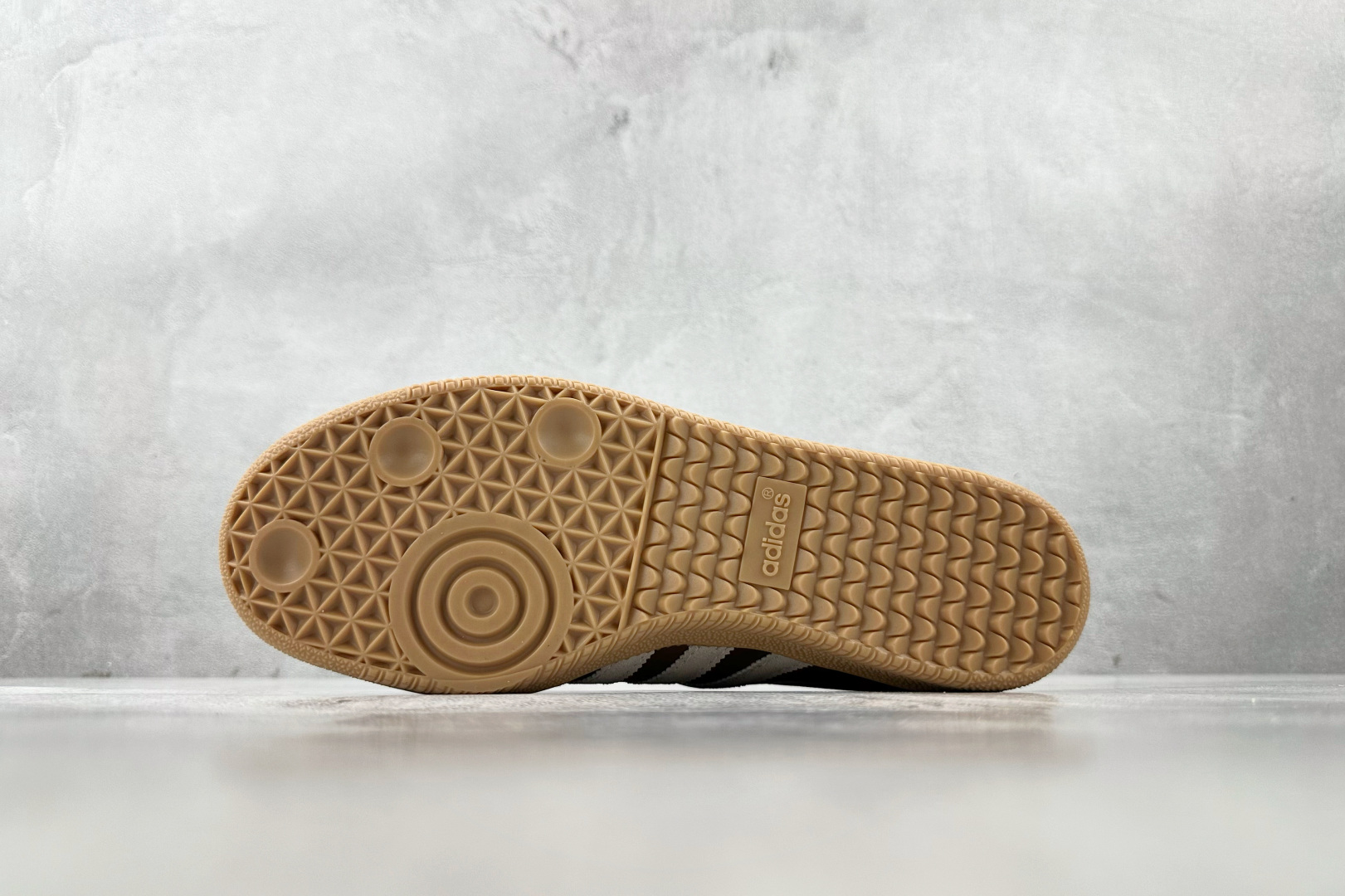 R 版 
出口订单  adidas originals SAMBA LT 褐色

货号：JQ6620
尺