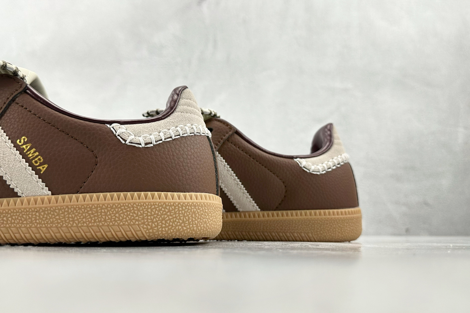 R 版 
出口订单  adidas originals SAMBA LT 褐色

货号：JQ6620
尺