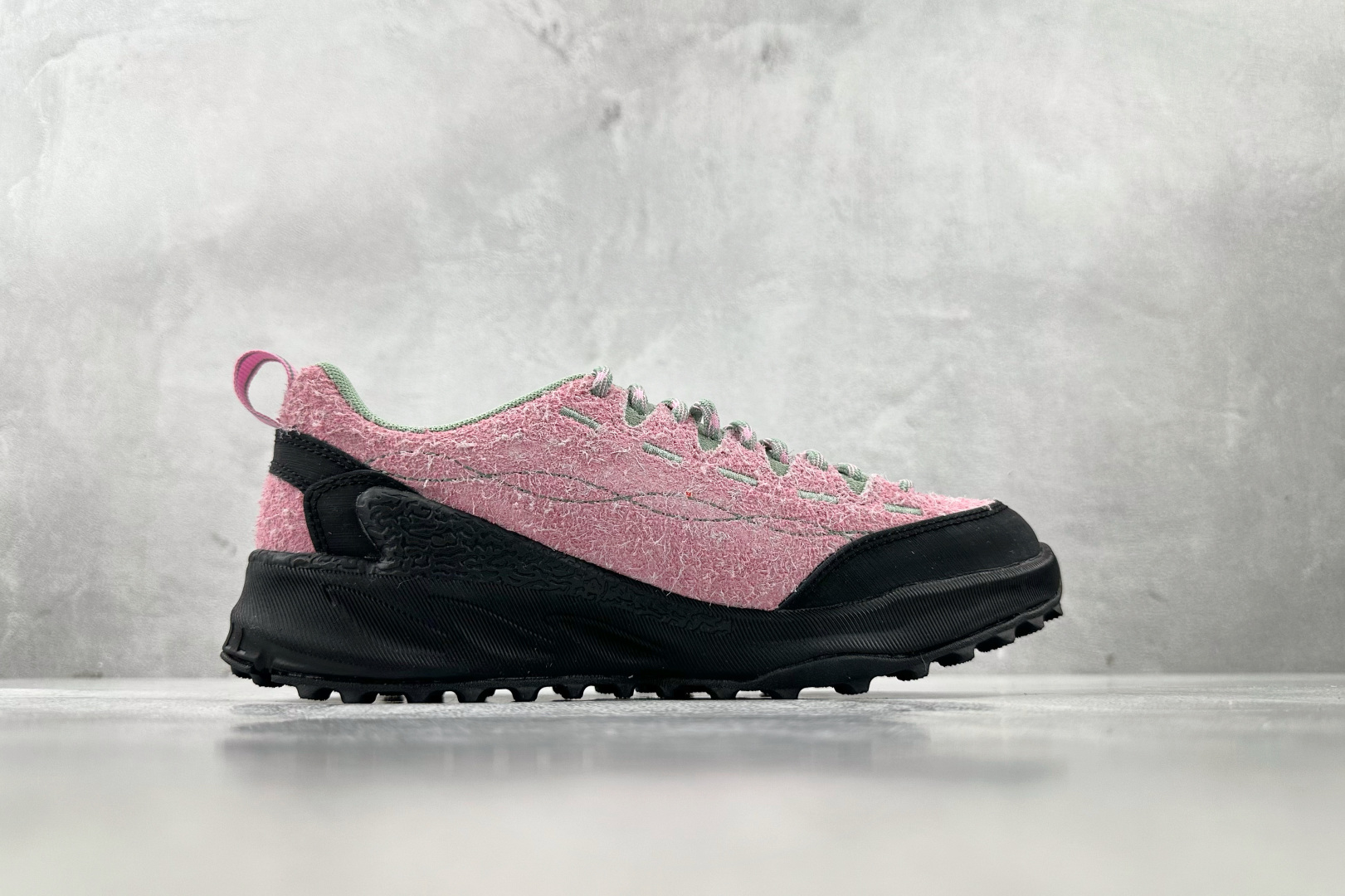 ZX 神版 
KEEN Jasper ZIONIC 粉黑色

货号：
尺码：36 36.5 37 38.