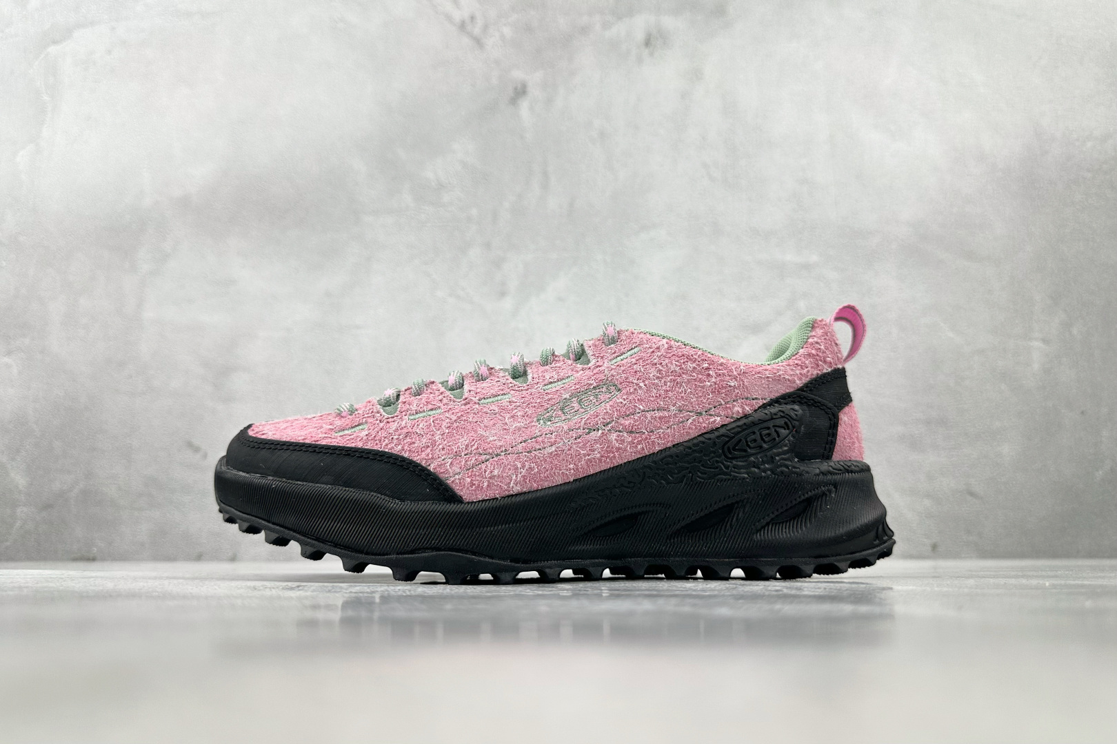 ZX 神版 
KEEN Jasper ZIONIC 粉黑色

货号：
尺码：36 36.5 37 38.