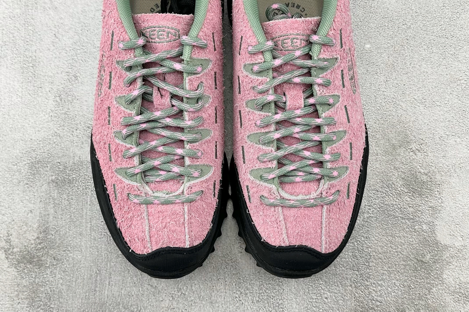 ZX 神版 
KEEN Jasper ZIONIC 粉黑色

货号：
尺码：36 36.5 37 38.