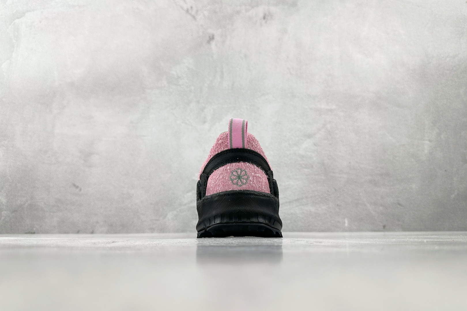 ZX 神版 
KEEN Jasper ZIONIC 粉黑色

货号：
尺码：36 36.5 37 38.