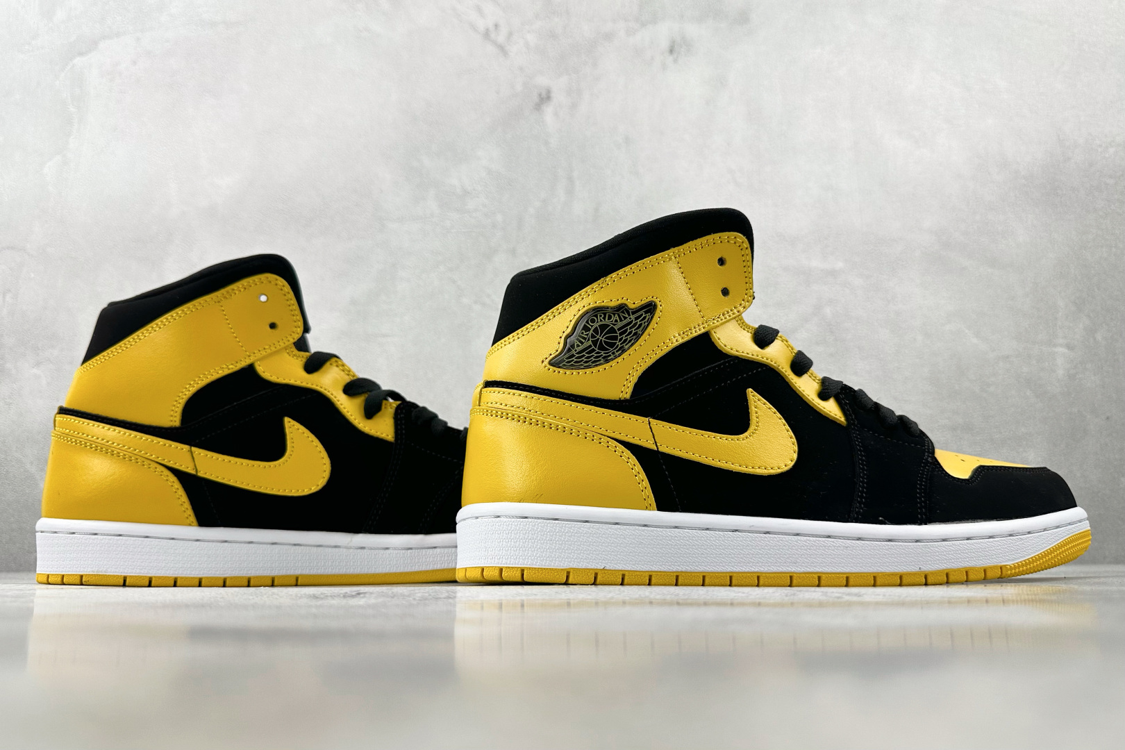 K版 
综合版  Jordan Air Jordan 1 Mid New Love 黑黄

货号：HJ6