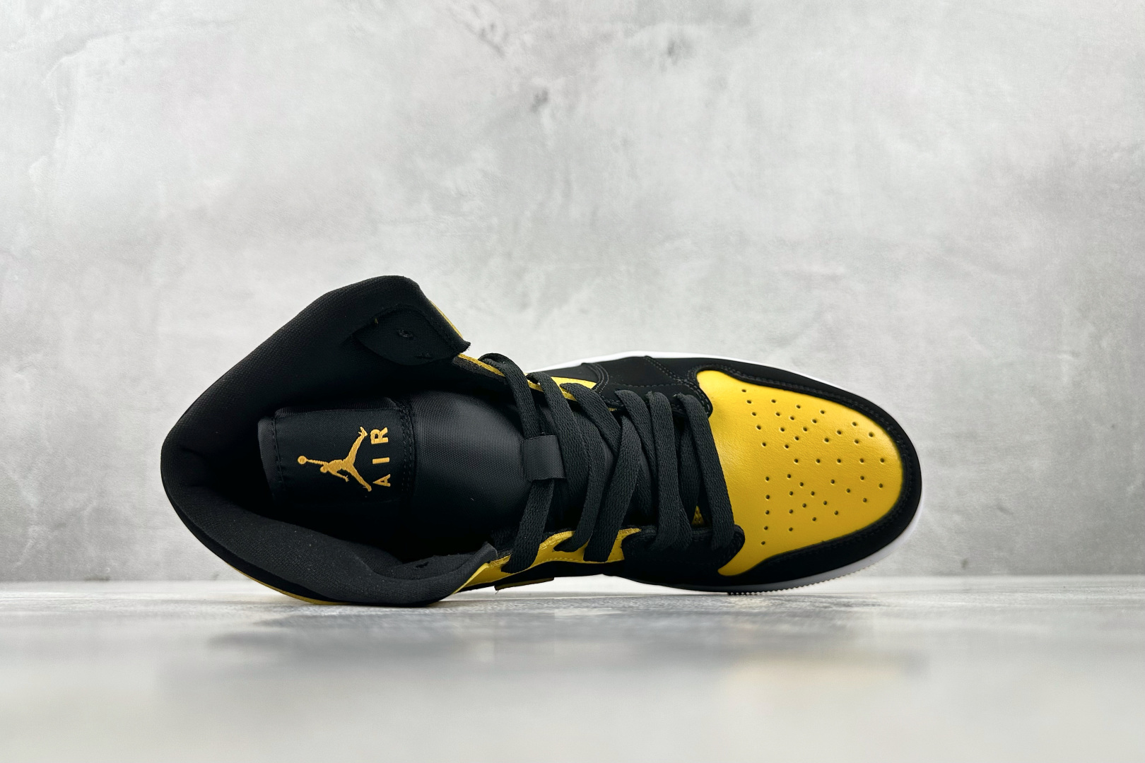 K版 
综合版  Jordan Air Jordan 1 Mid New Love 黑黄

货号：HJ6