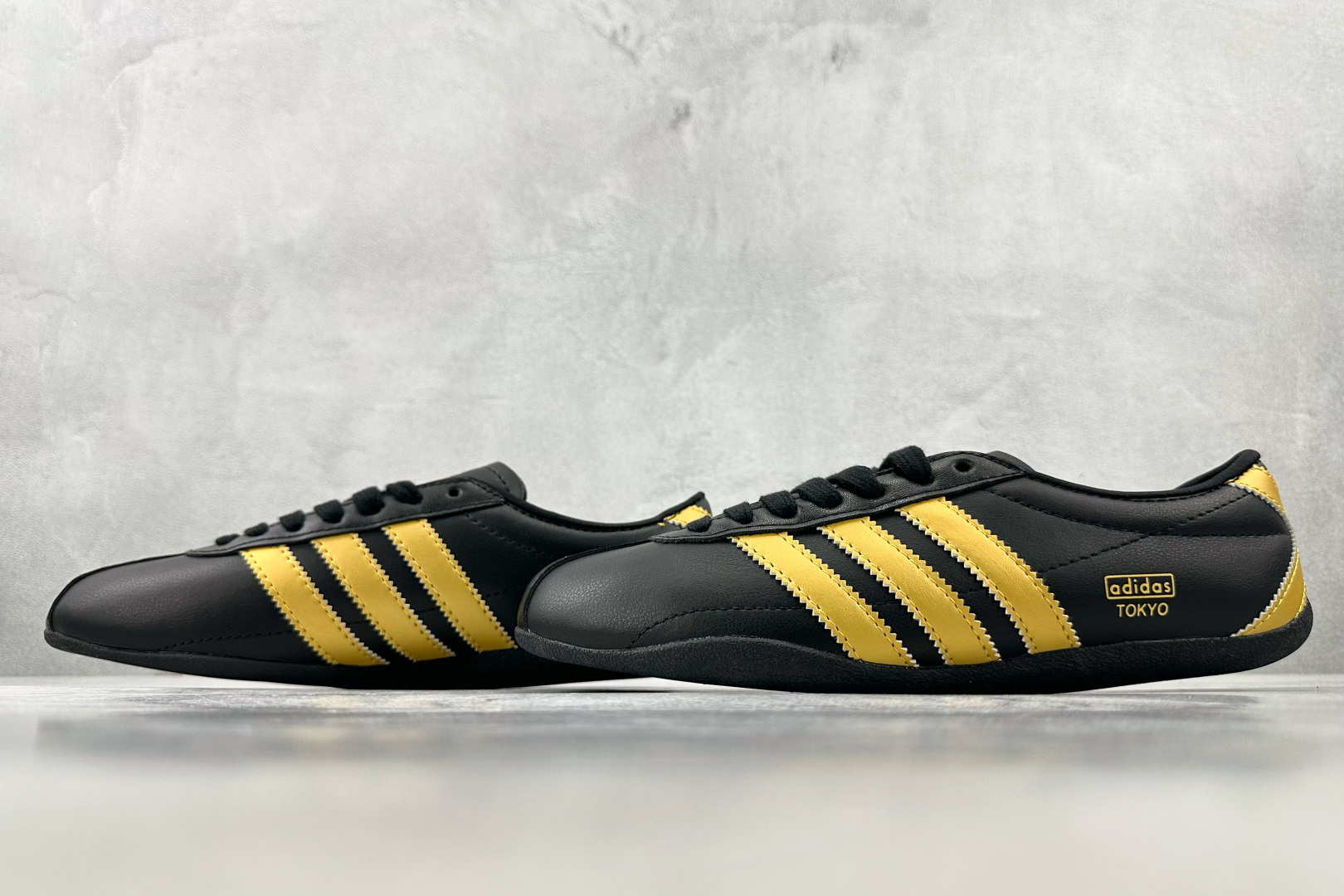 R 版 
出口订单 adidas originals TOKYO 黑黄色

货号 ：JR1271
尺码：