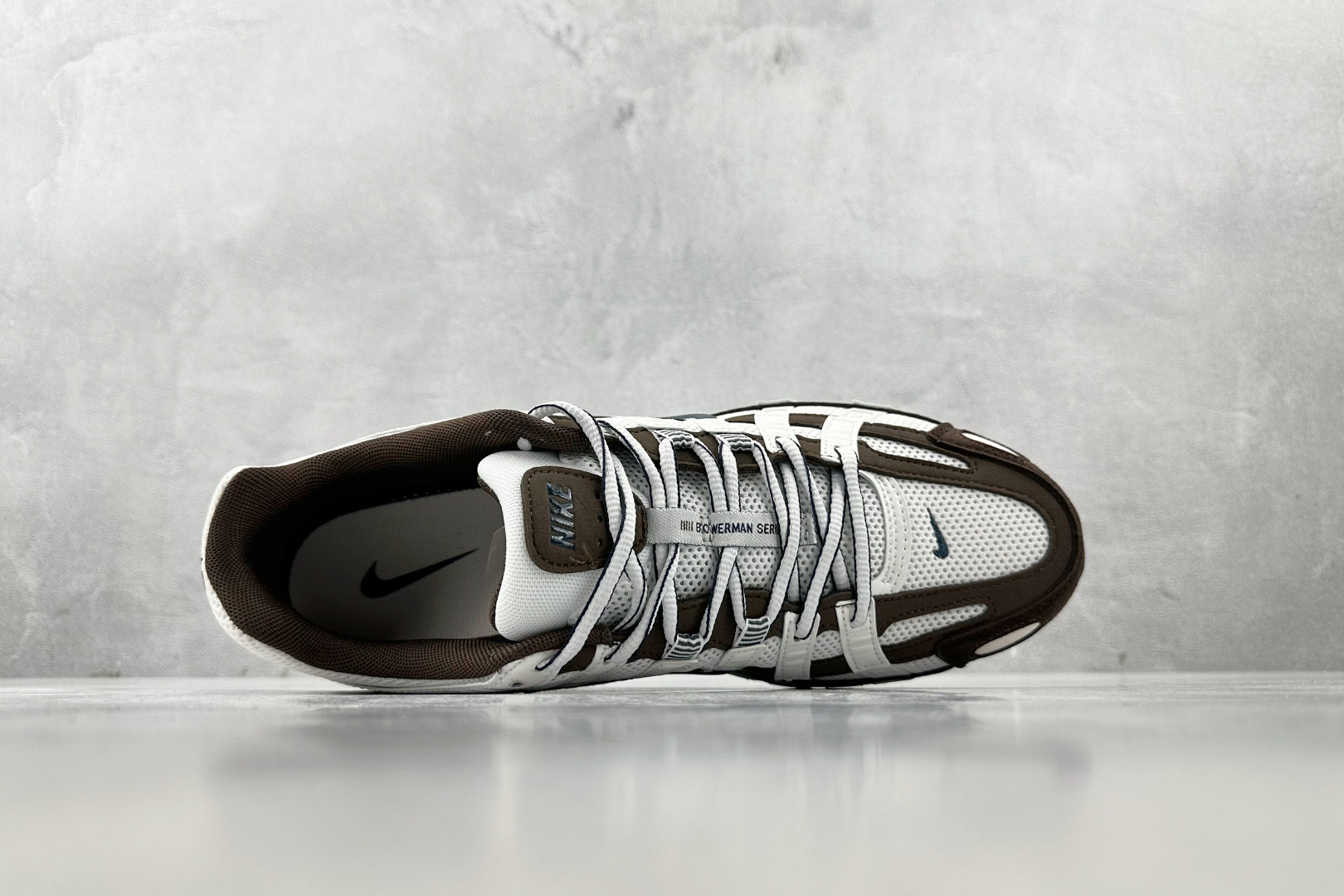 PF 
原鞋开发 原数据档案 Nike P-6000 棕白

货号：HV8972-001
尺码：36 3