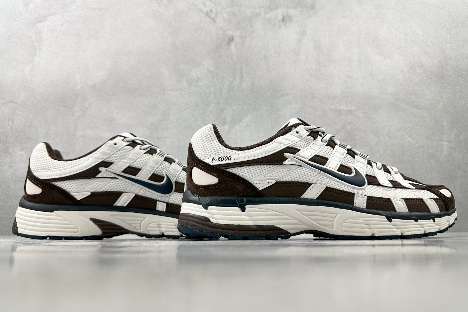 PF 
原鞋开发 原数据档案 Nike P-6000 棕白

货号：HV8972-001
尺码：36 3