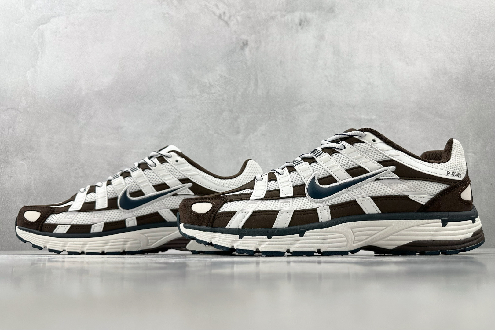 PF 
原鞋开发 原数据档案 Nike P-6000 棕白

货号：HV8972-001
尺码：36 3